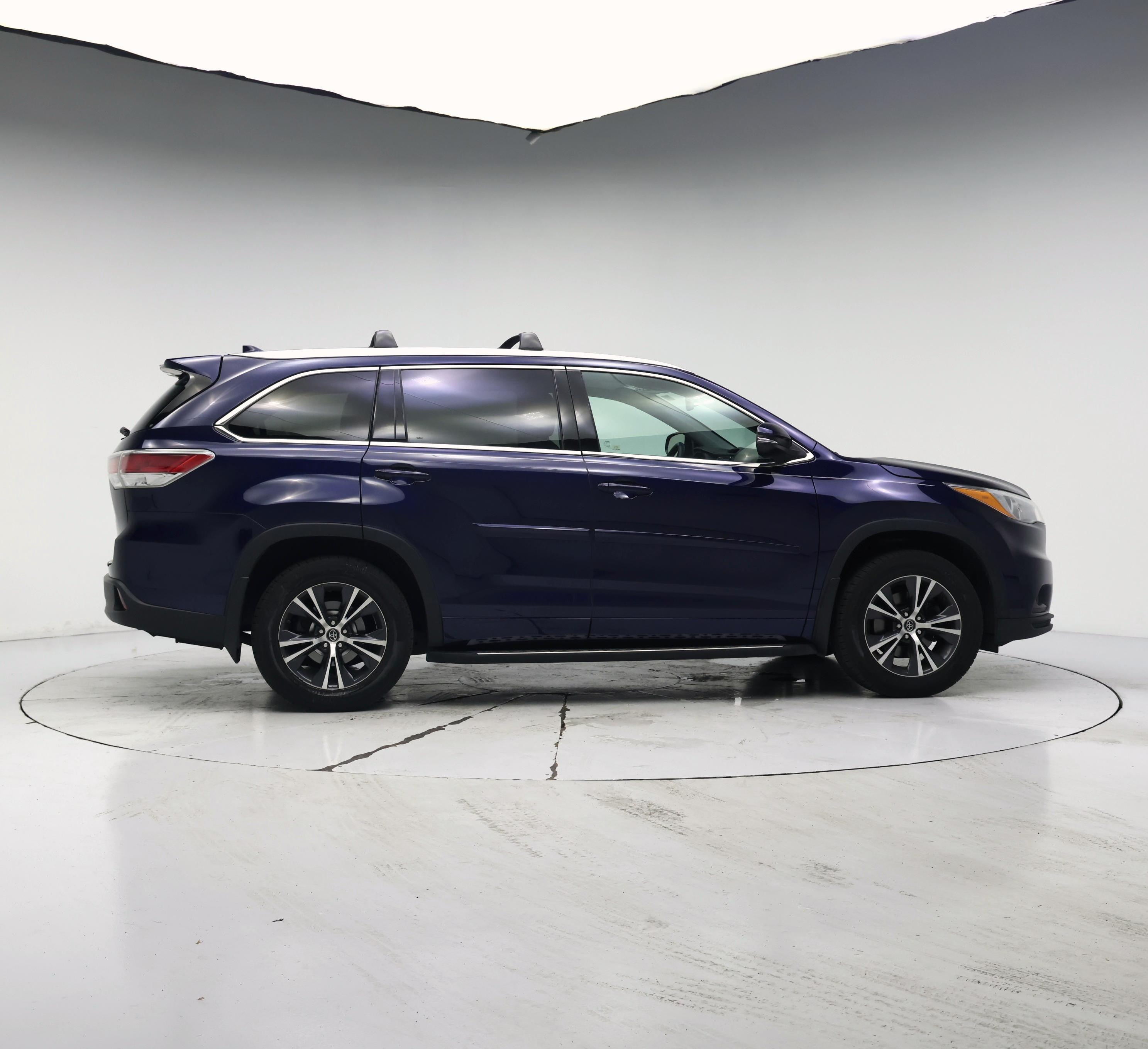 Thumbnail: 2016 Toyota Highlander - 7