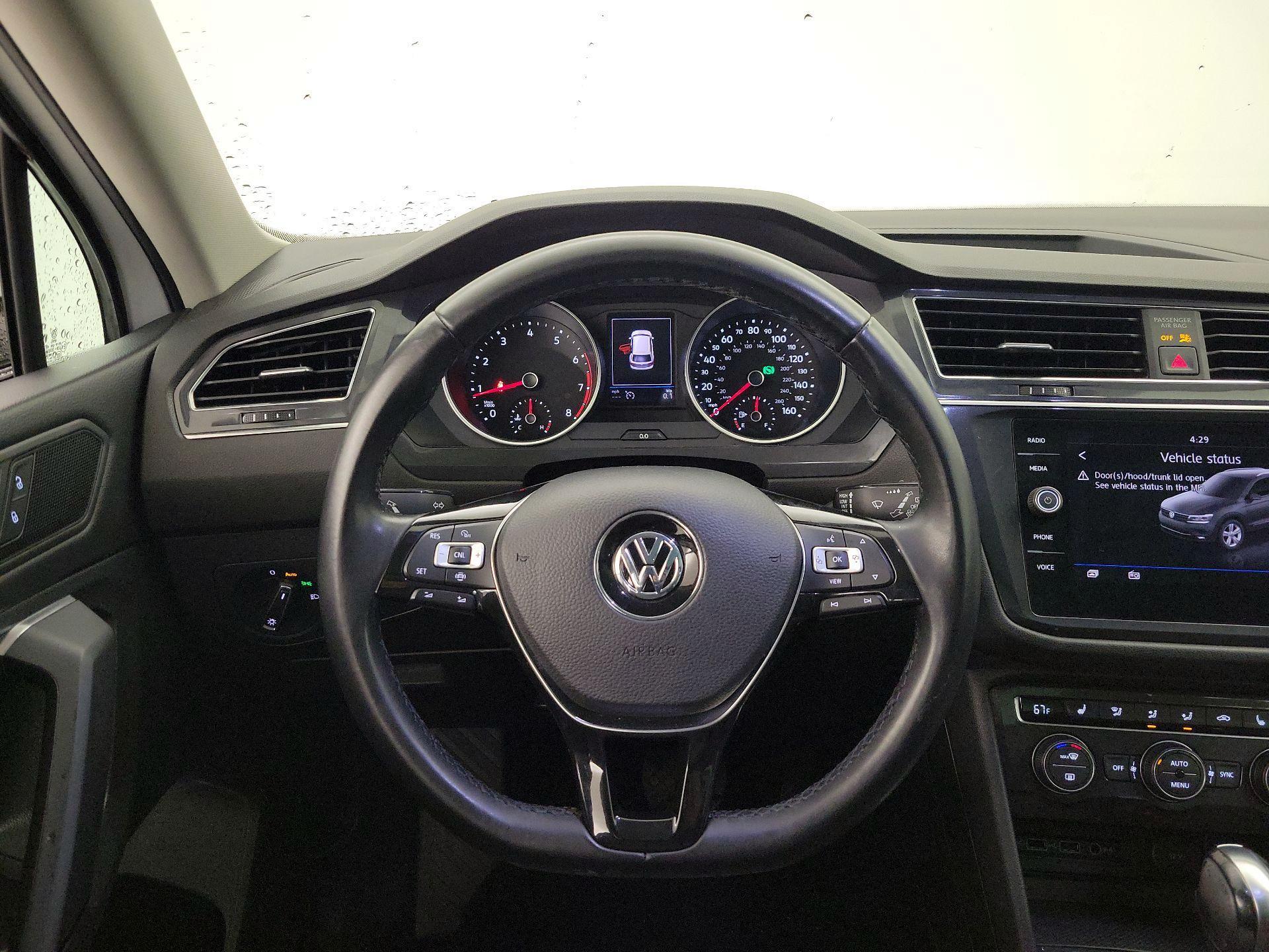 Thumbnail: 2019 Volkswagen Tiguan - 10