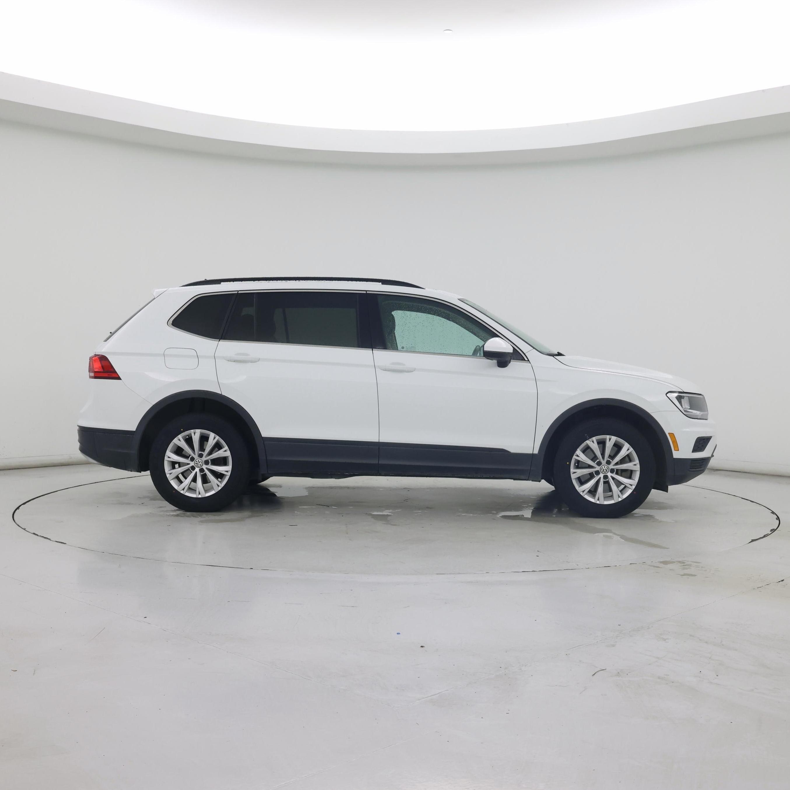 Thumbnail: 2019 Volkswagen Tiguan - 7