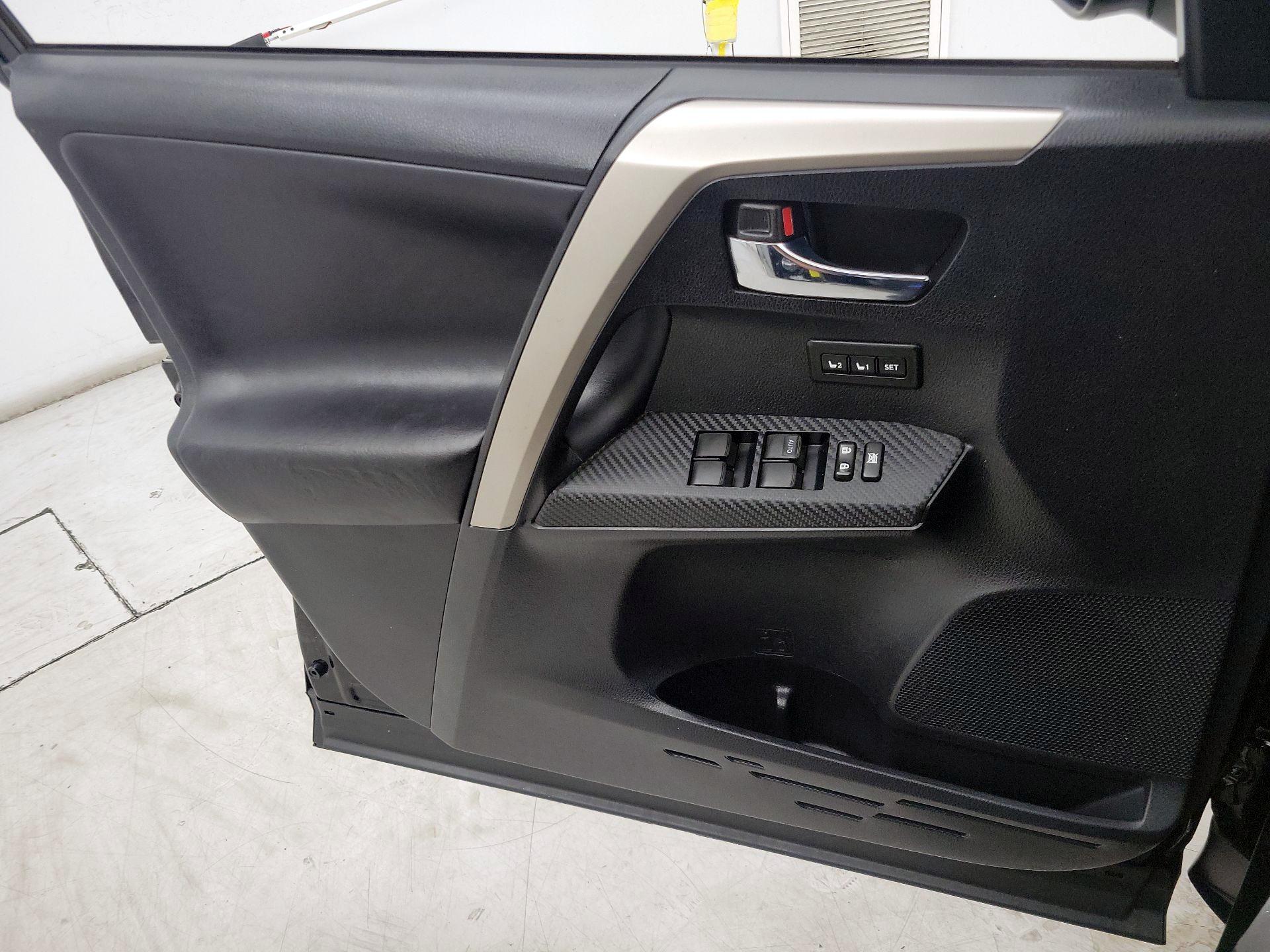 Thumbnail: 2014 Toyota RAV4 - 12