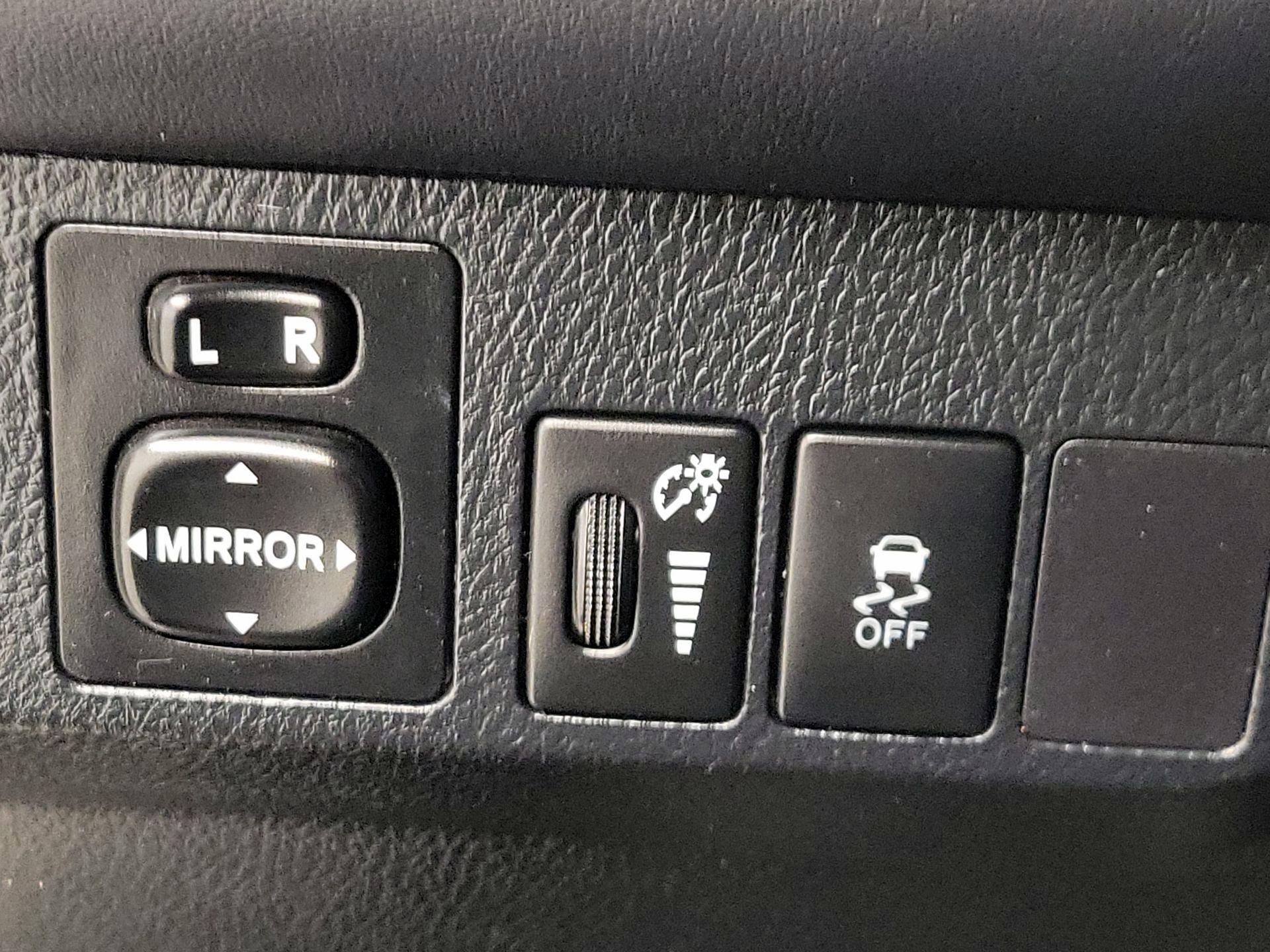 Thumbnail: 2014 Toyota RAV4 - 13