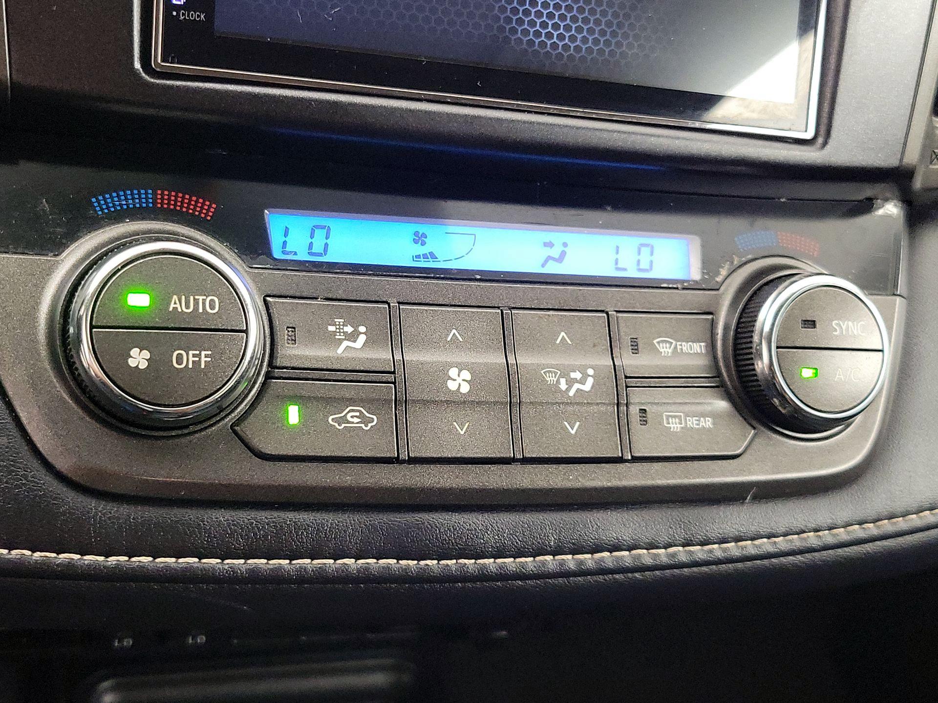 Thumbnail: 2014 Toyota RAV4 - 16