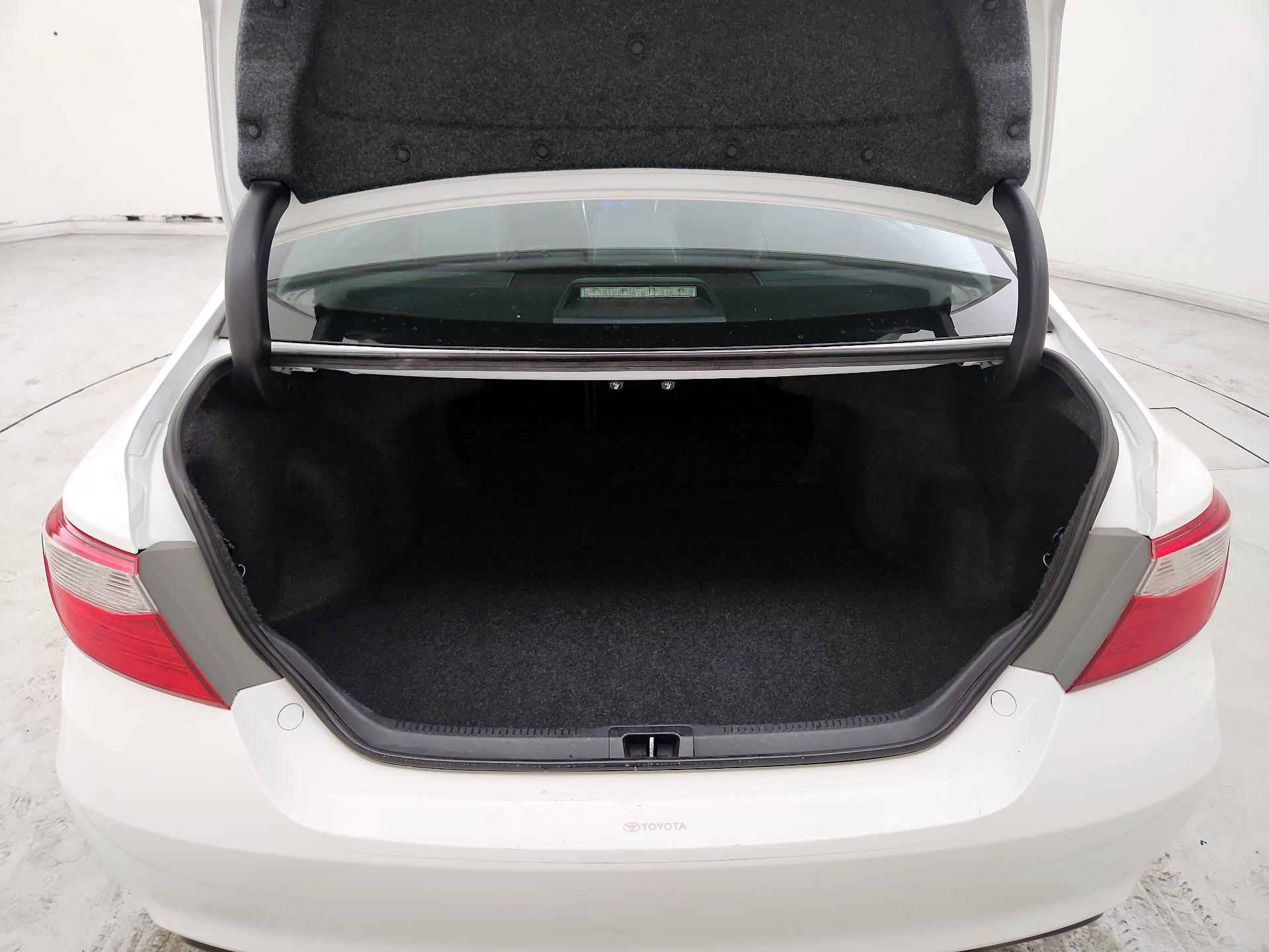 Thumbnail: 2016 Toyota Camry - 19