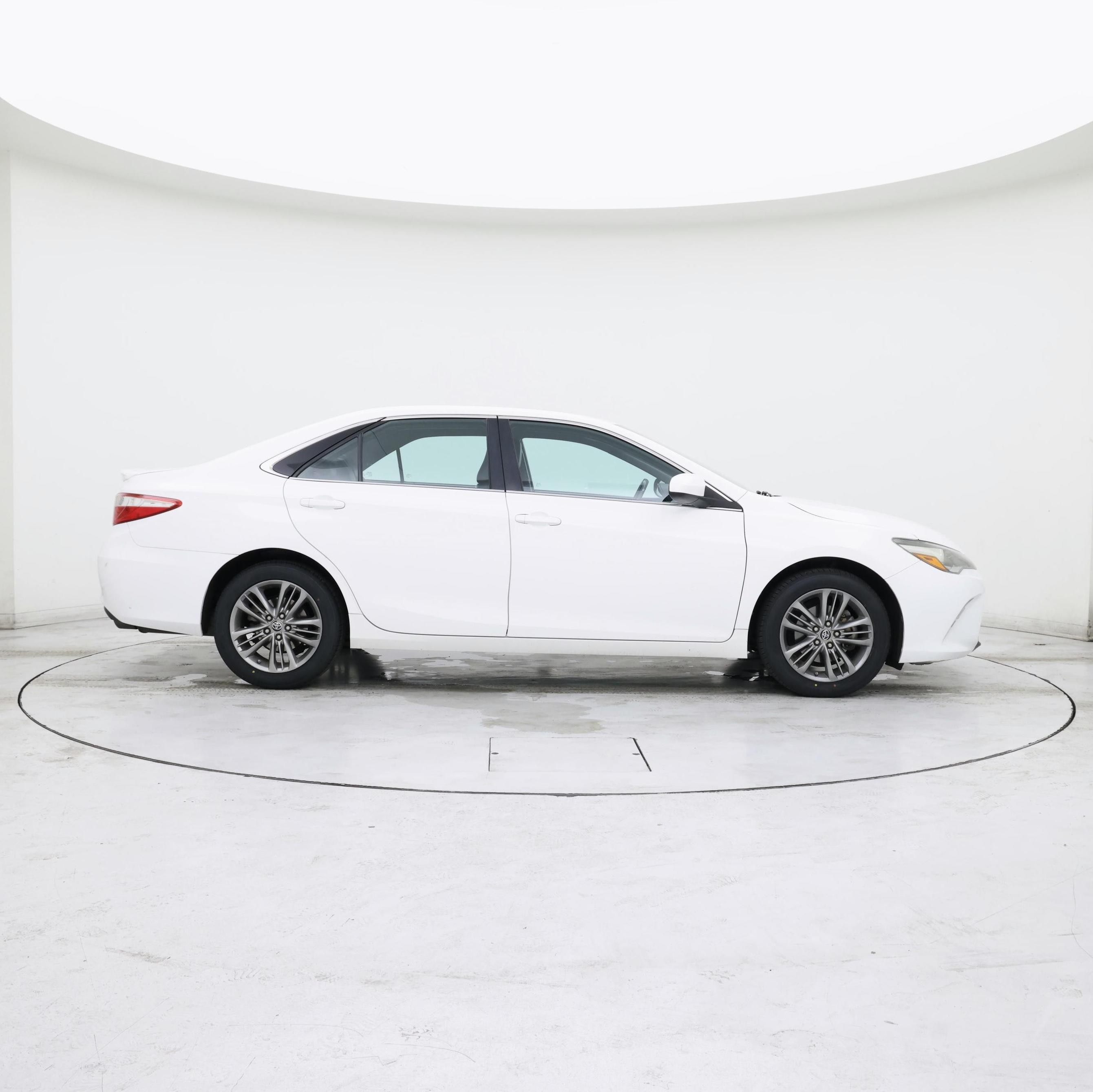 Thumbnail: 2016 Toyota Camry - 7