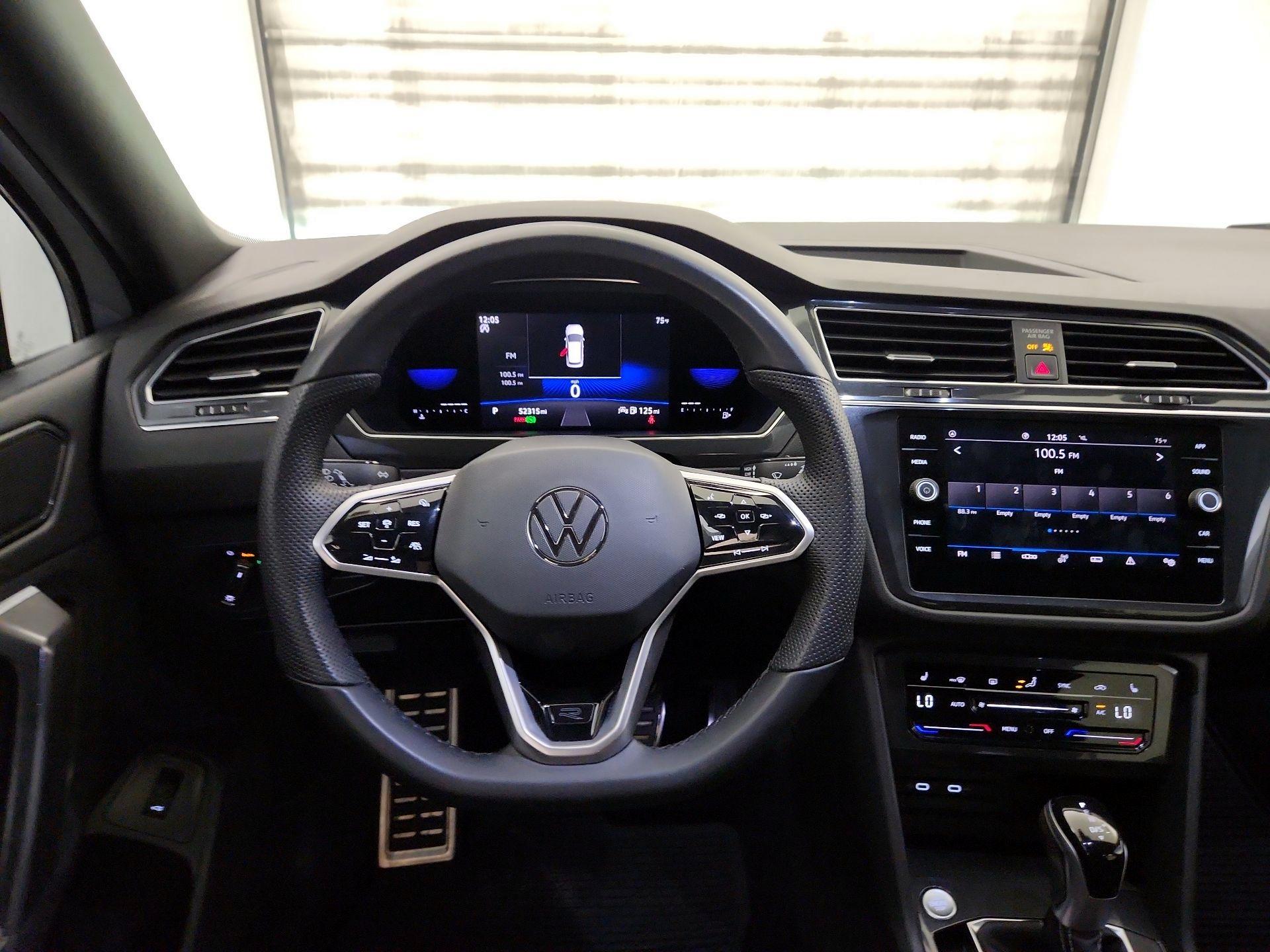 Thumbnail: 2022 Volkswagen Tiguan - 10