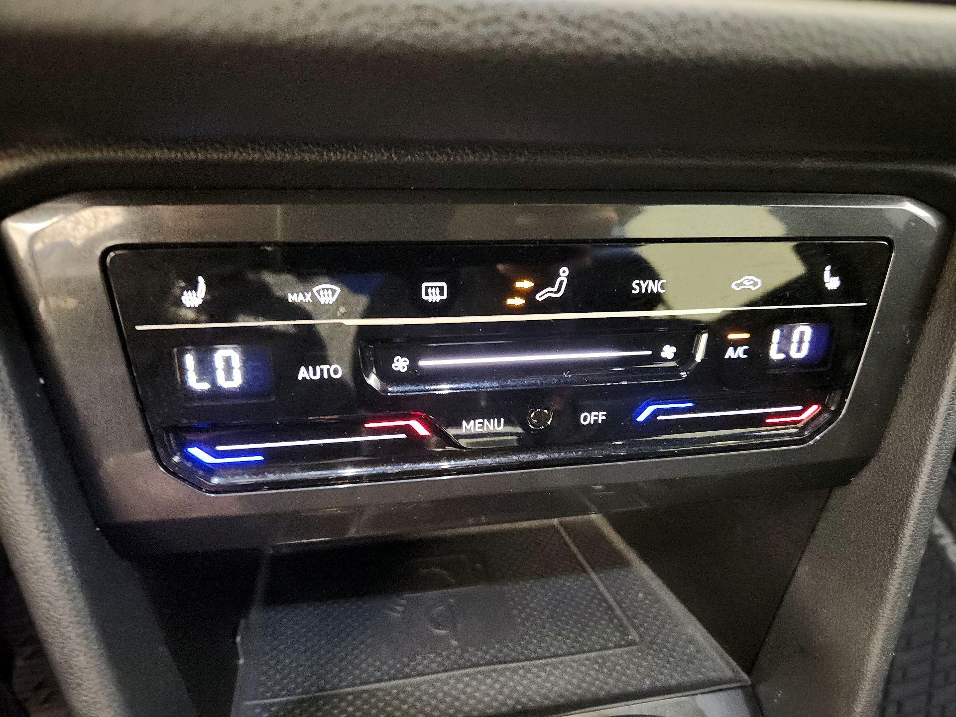 Thumbnail: 2022 Volkswagen Tiguan - 16
