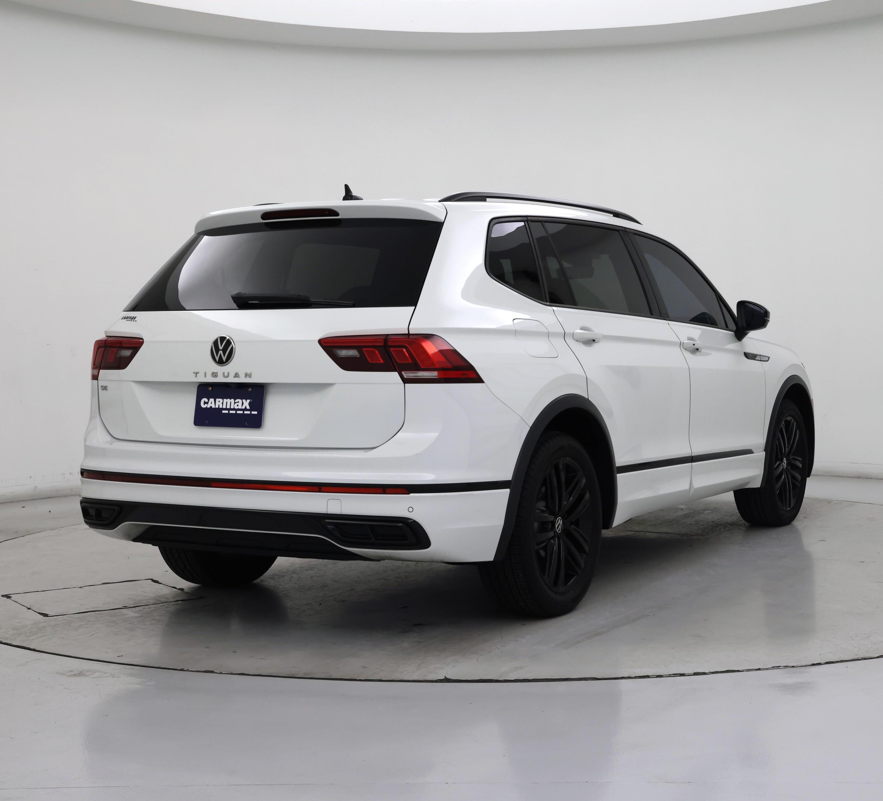 Thumbnail: 2022 Volkswagen Tiguan - 8