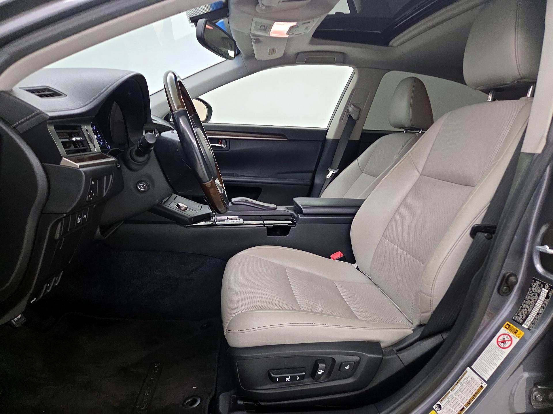 Thumbnail: 2015 Lexus ES - 11