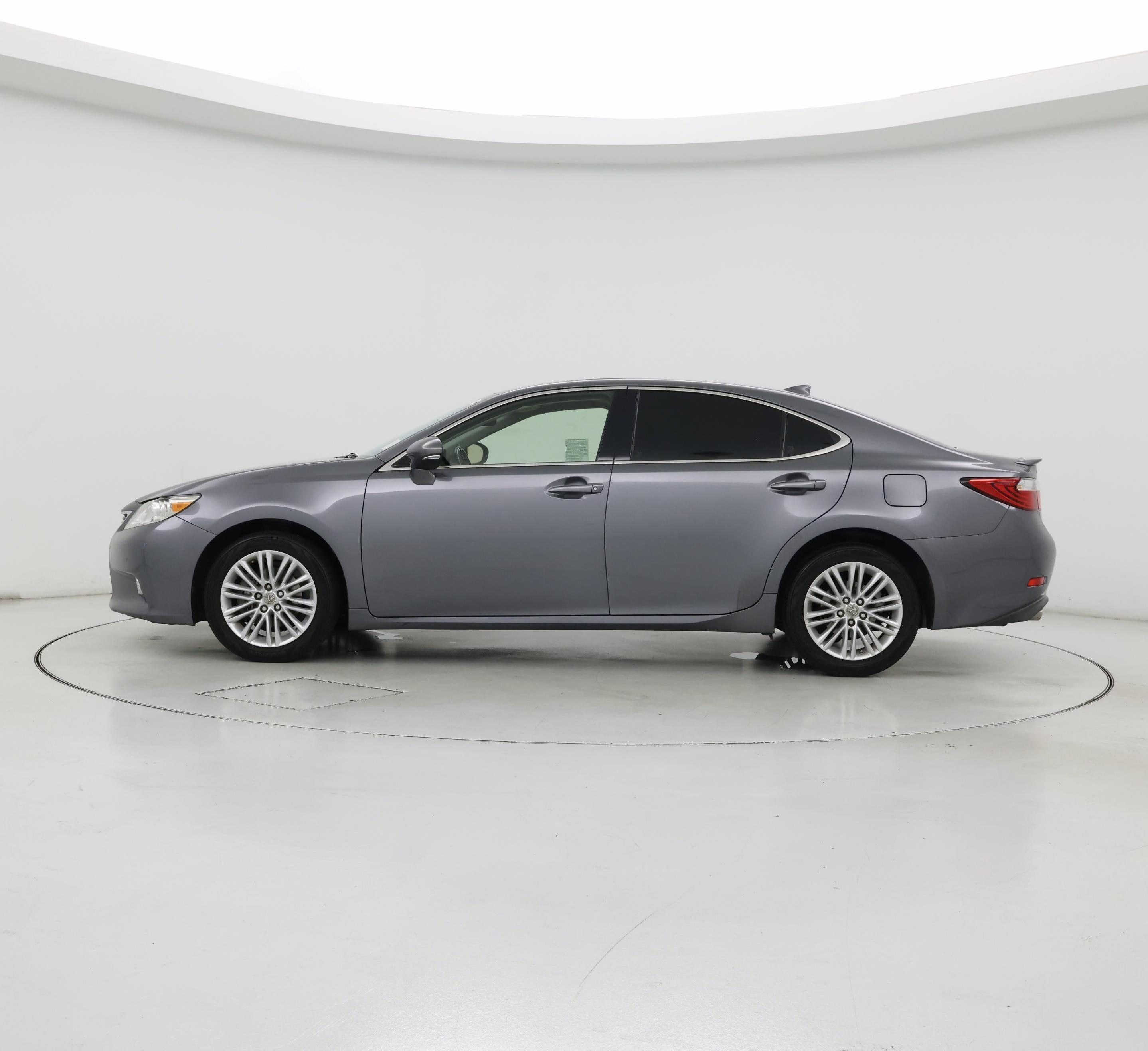 Thumbnail: 2015 Lexus ES - 3