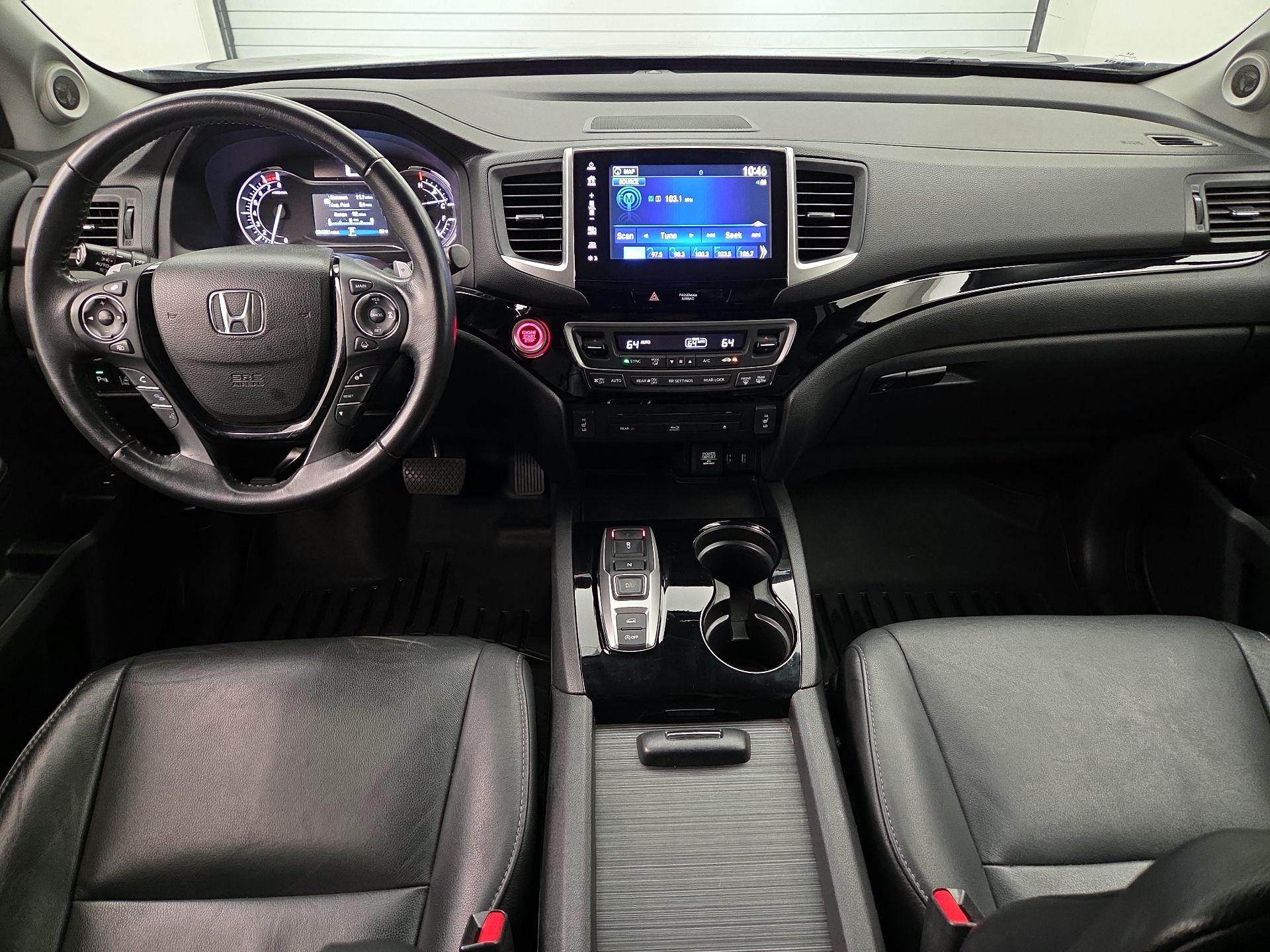 Thumbnail: 2017 Honda Pilot - 9
