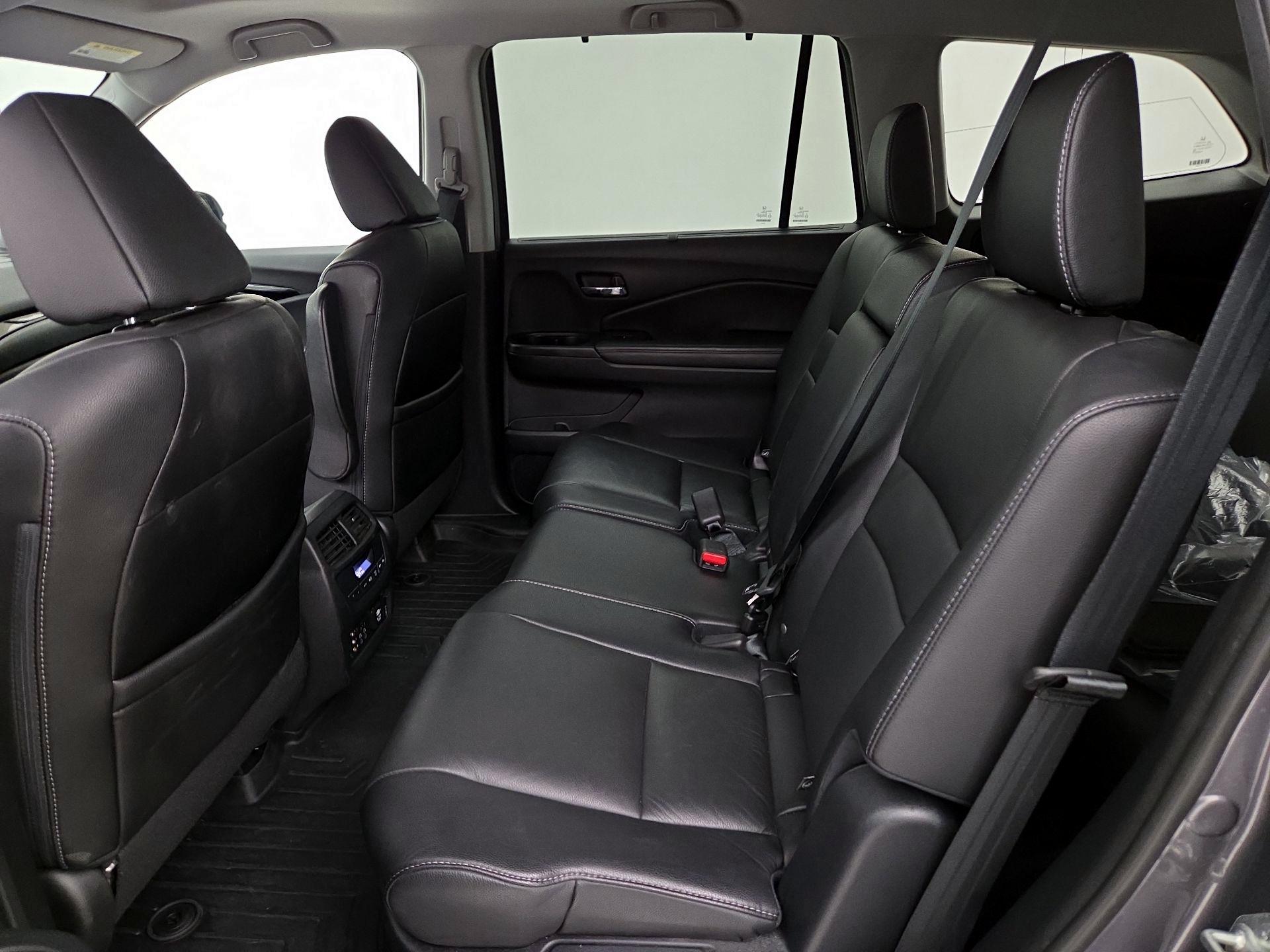 Thumbnail: 2017 Honda Pilot - 20