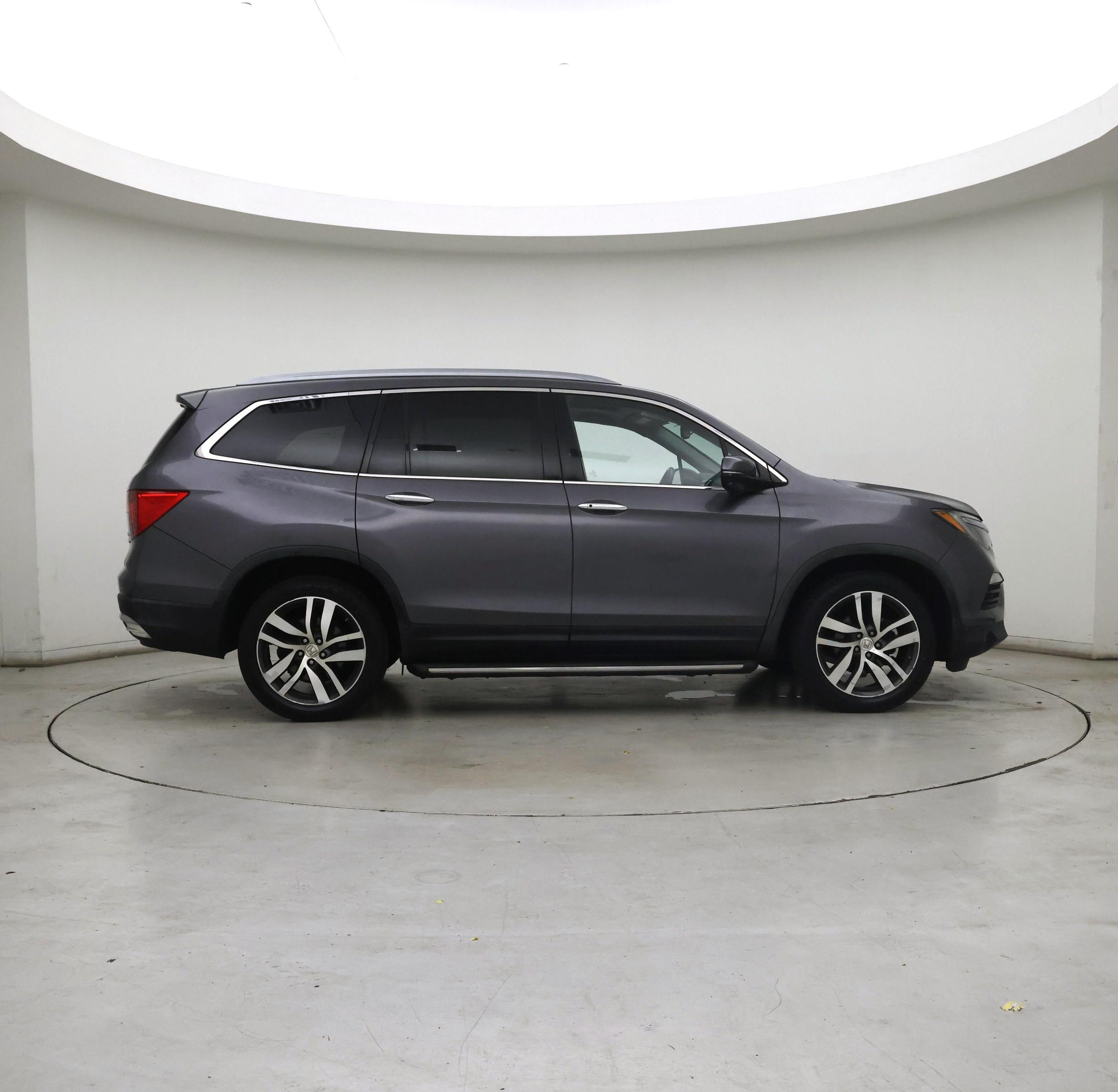 Thumbnail: 2017 Honda Pilot - 7
