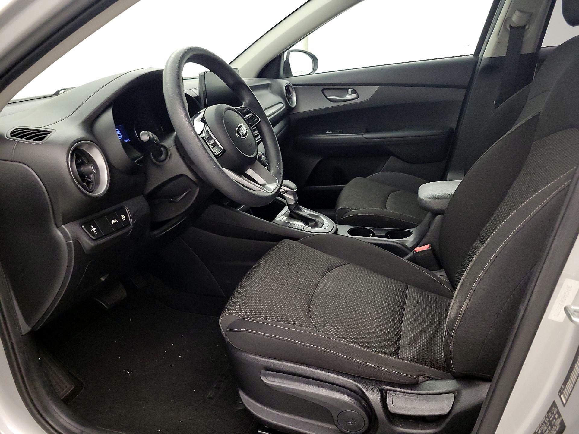Thumbnail: 2019 Kia Forte - 11