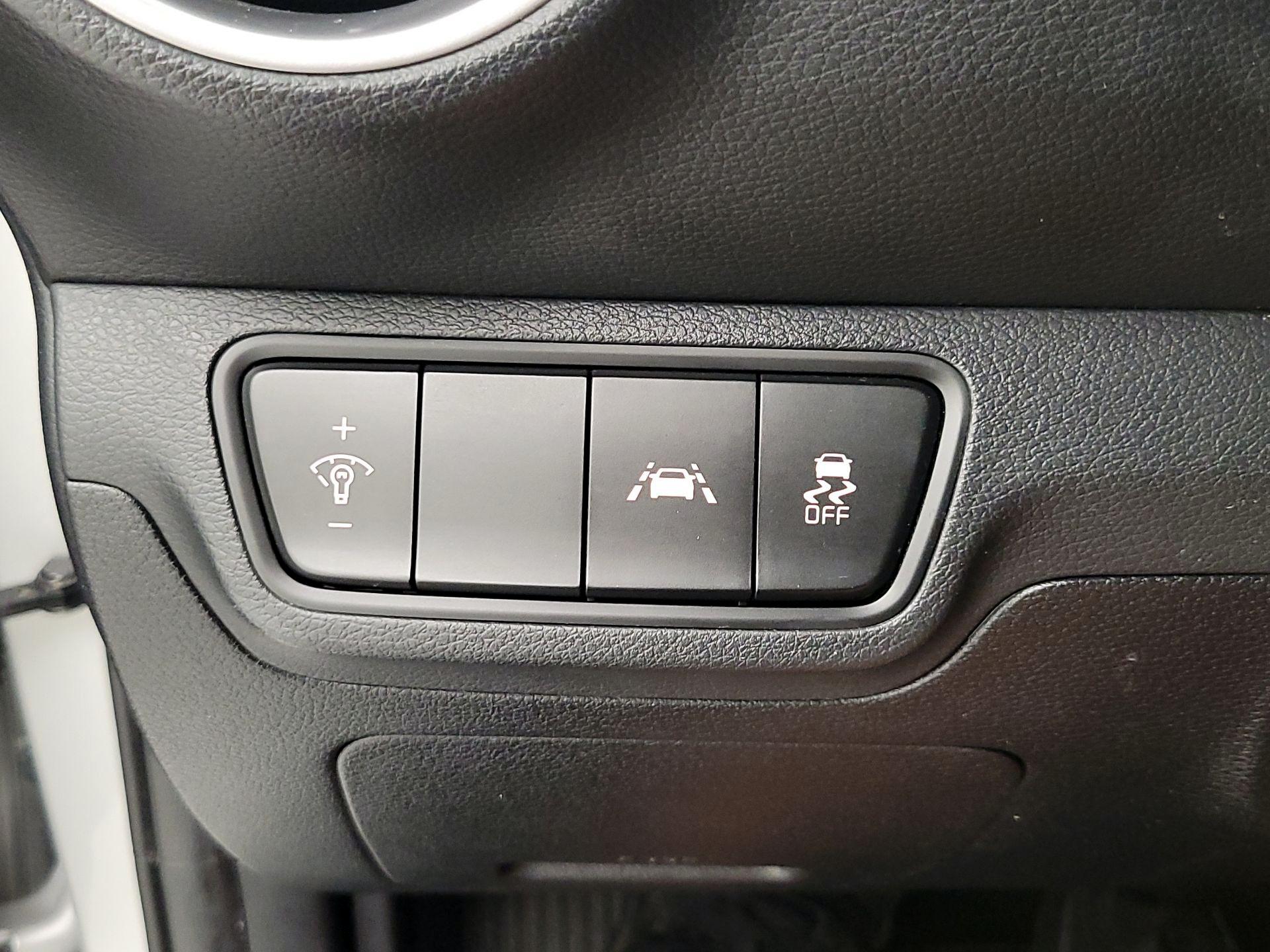 Thumbnail: 2019 Kia Forte - 13