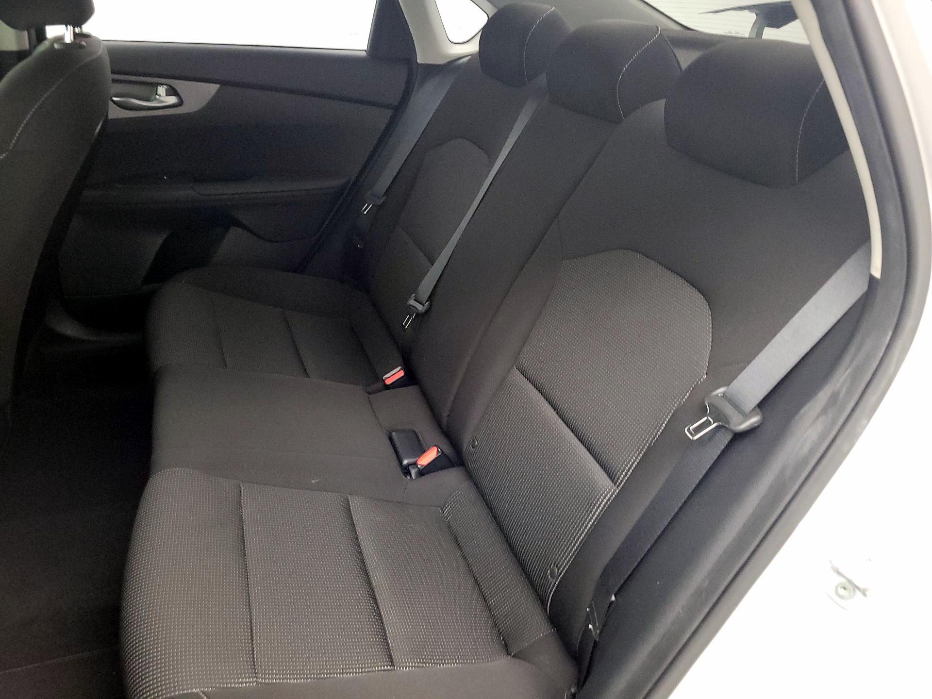 Thumbnail: 2019 Kia Forte - 19