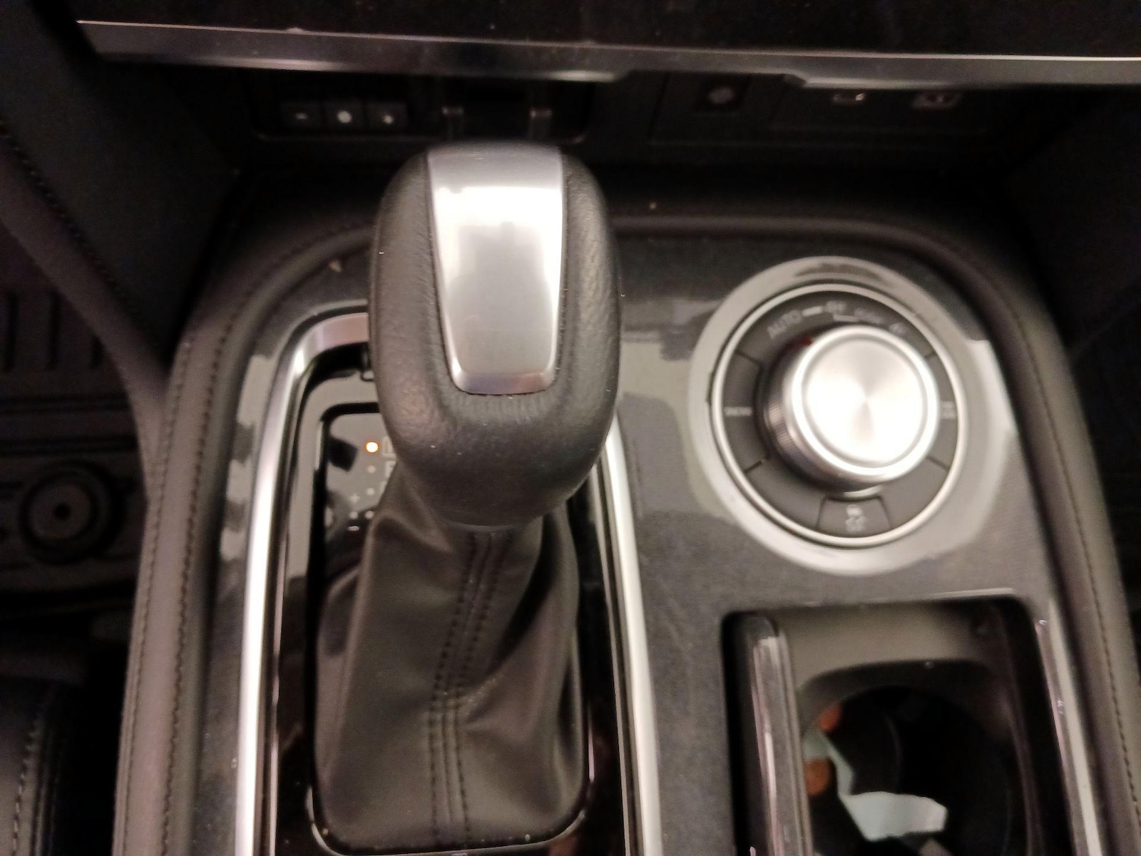 2024 Nissan Armada SV - Photo 19