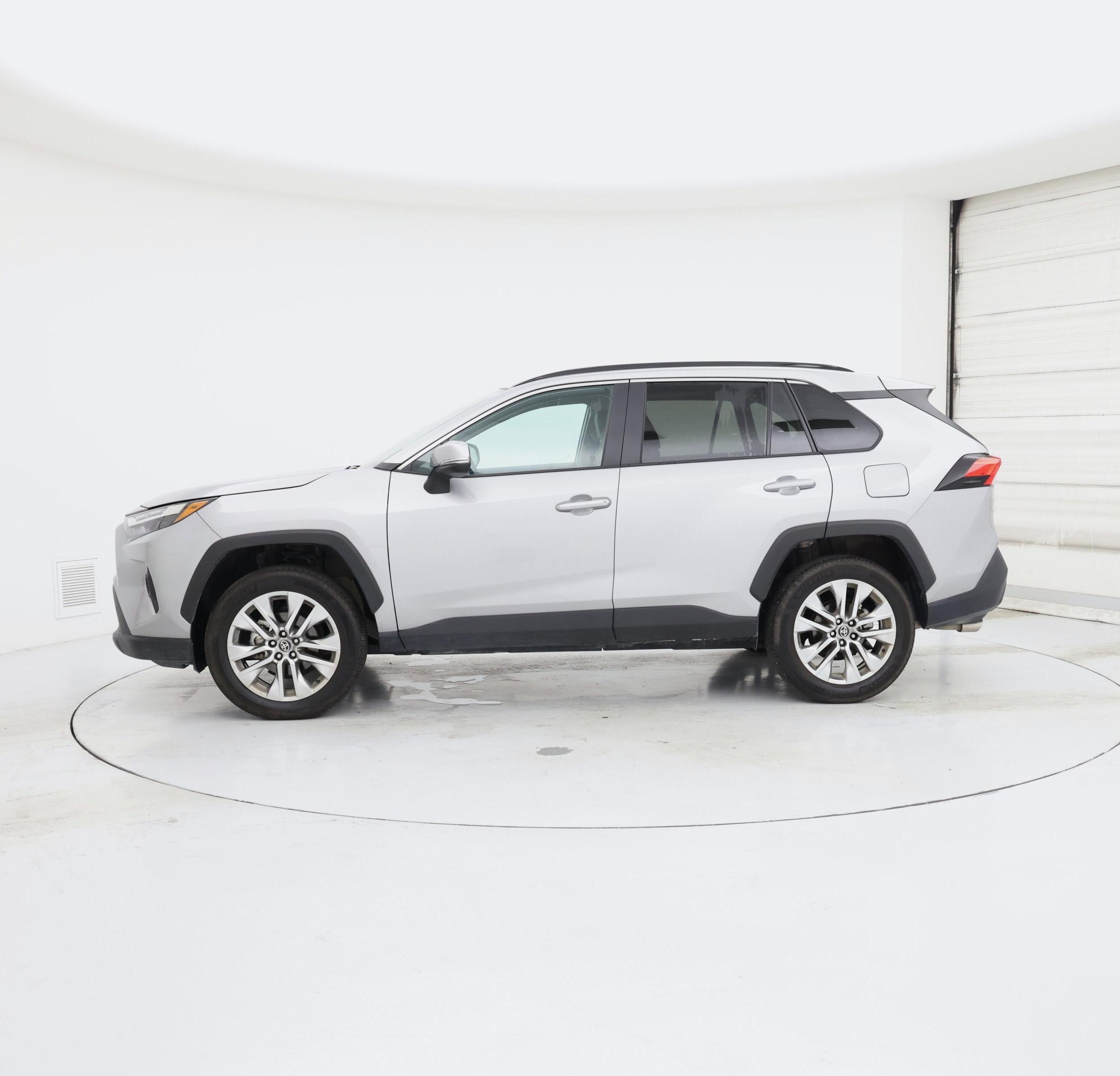 Thumbnail: 2025 Toyota RAV4 - 3