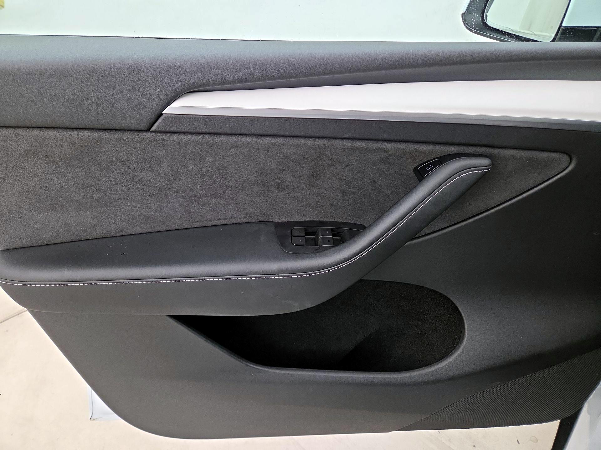 Thumbnail: 2023 Tesla Model Y - 12