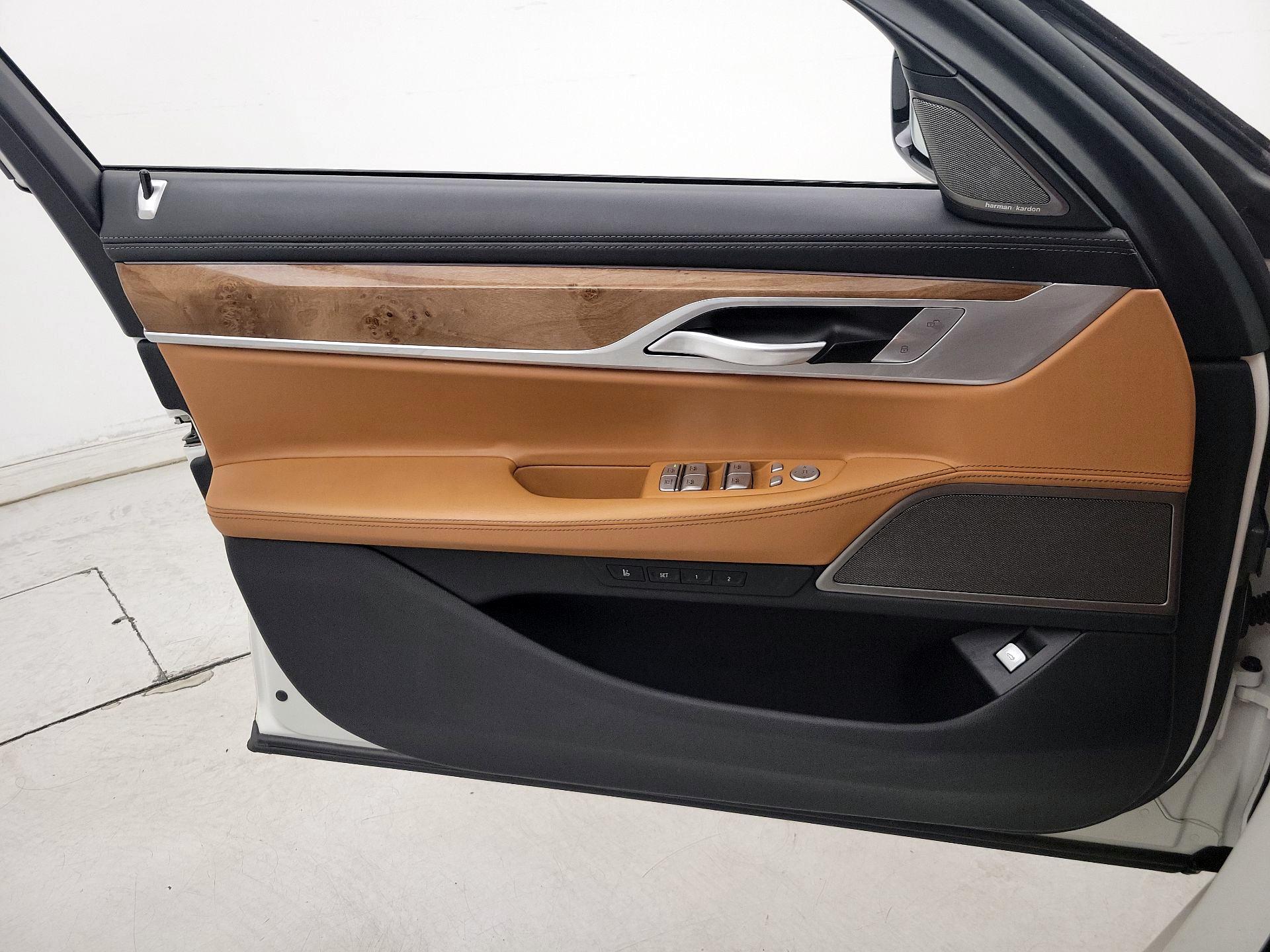 Thumbnail: 2019 BMW 7 Series - 12
