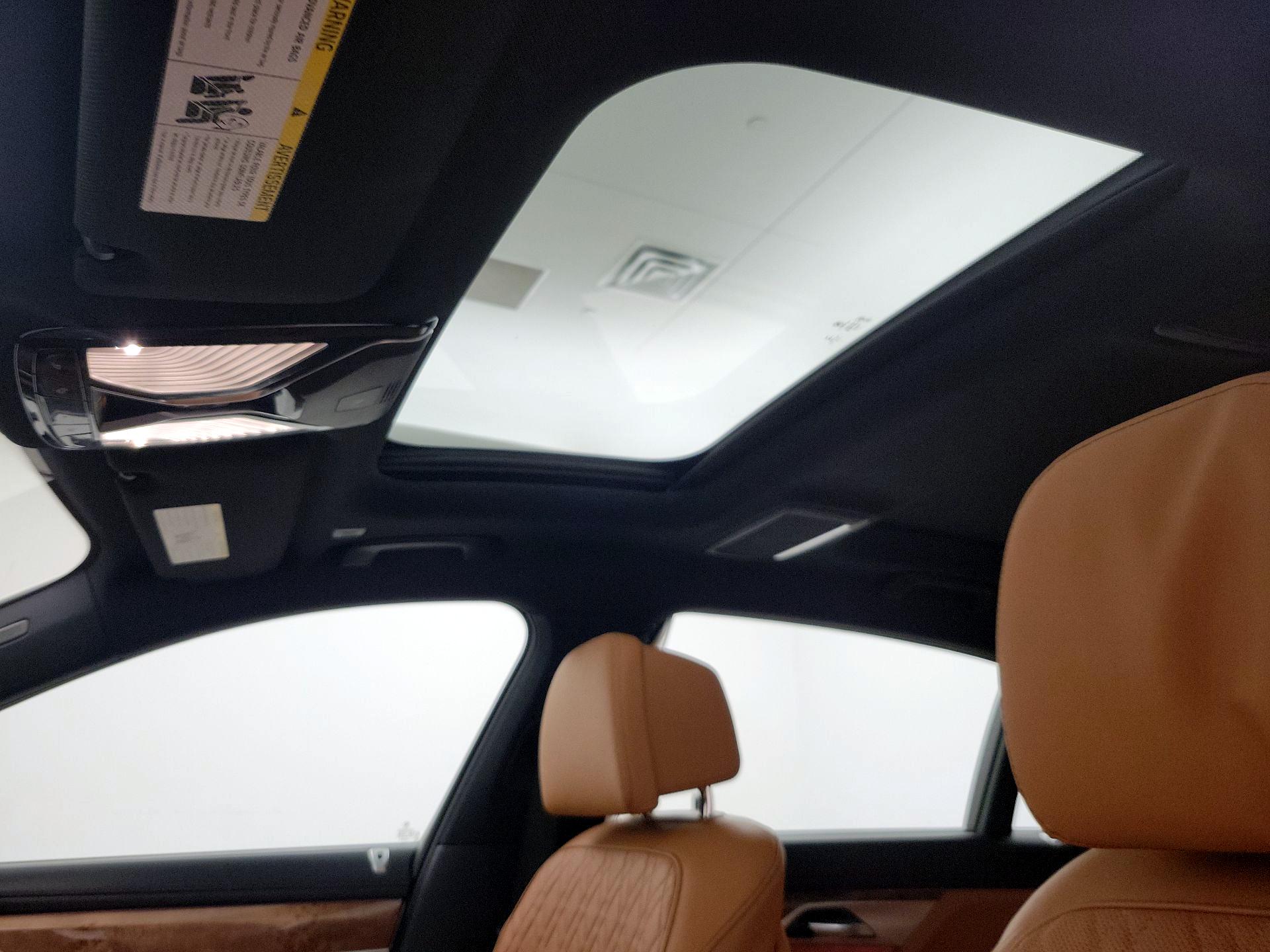 Thumbnail: 2019 BMW 7 Series - 20