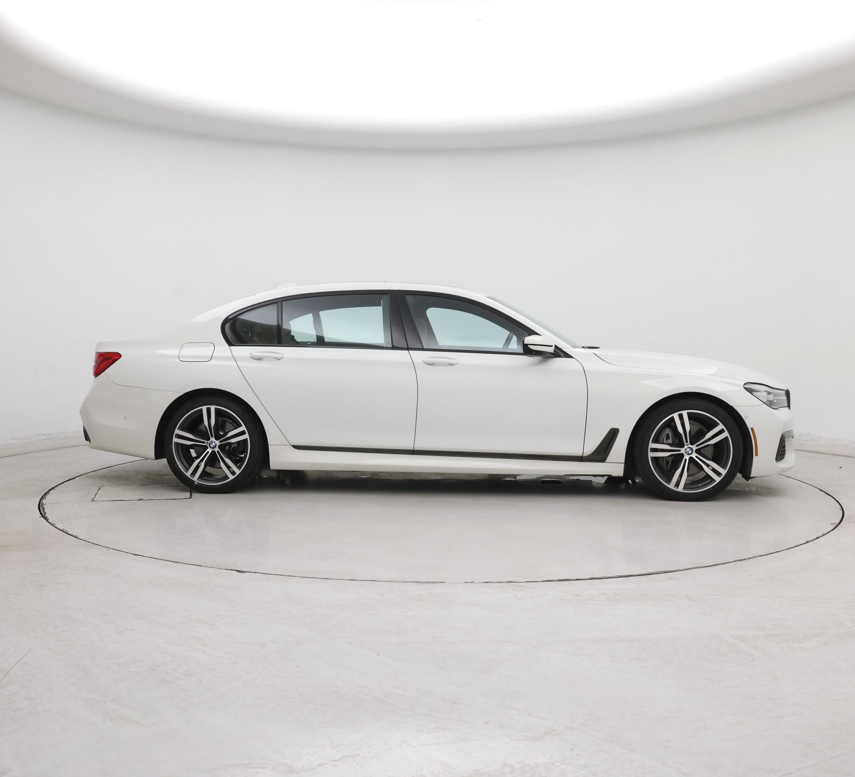 Thumbnail: 2019 BMW 7 Series - 7
