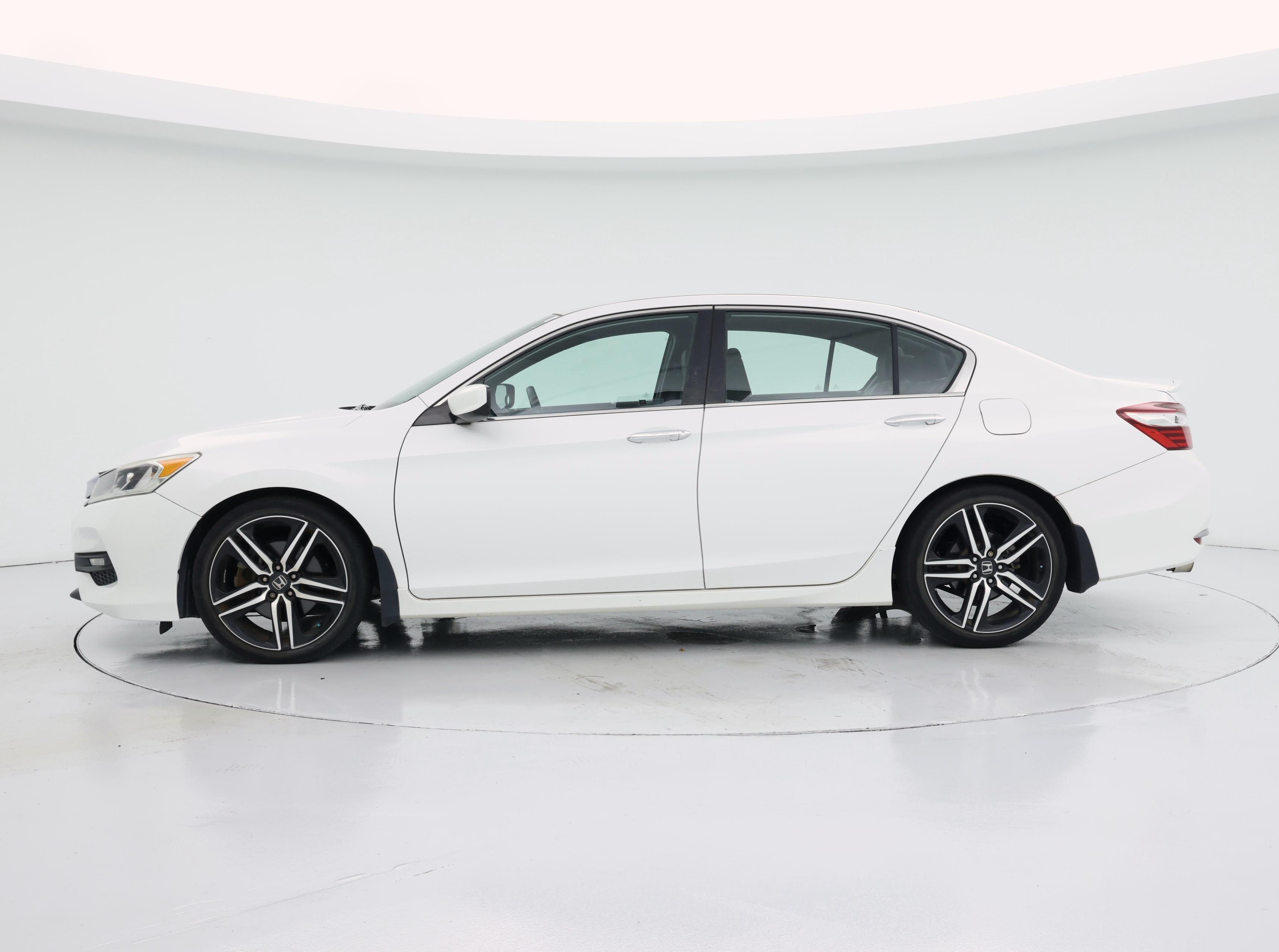Thumbnail: 2017 Honda Accord - 3