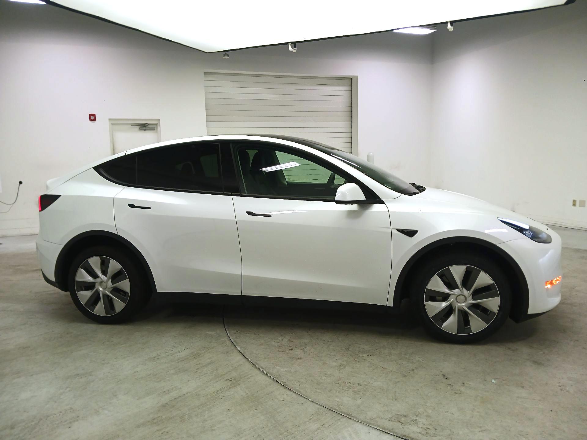 Thumbnail: 2023 Tesla Model Y - 4