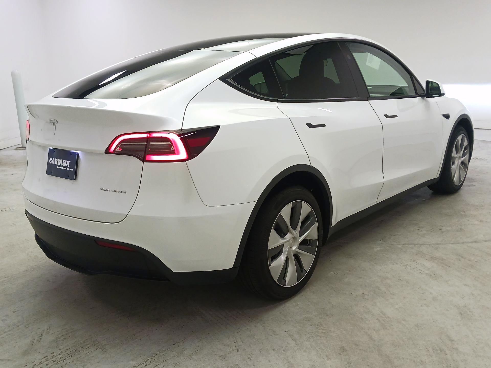 Thumbnail: 2023 Tesla Model Y - 5