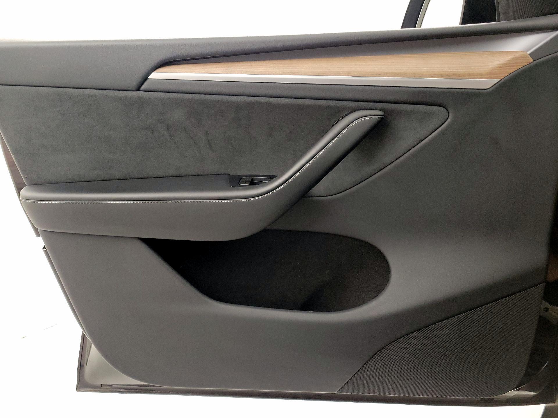 Thumbnail: 2023 Tesla Model Y - 12