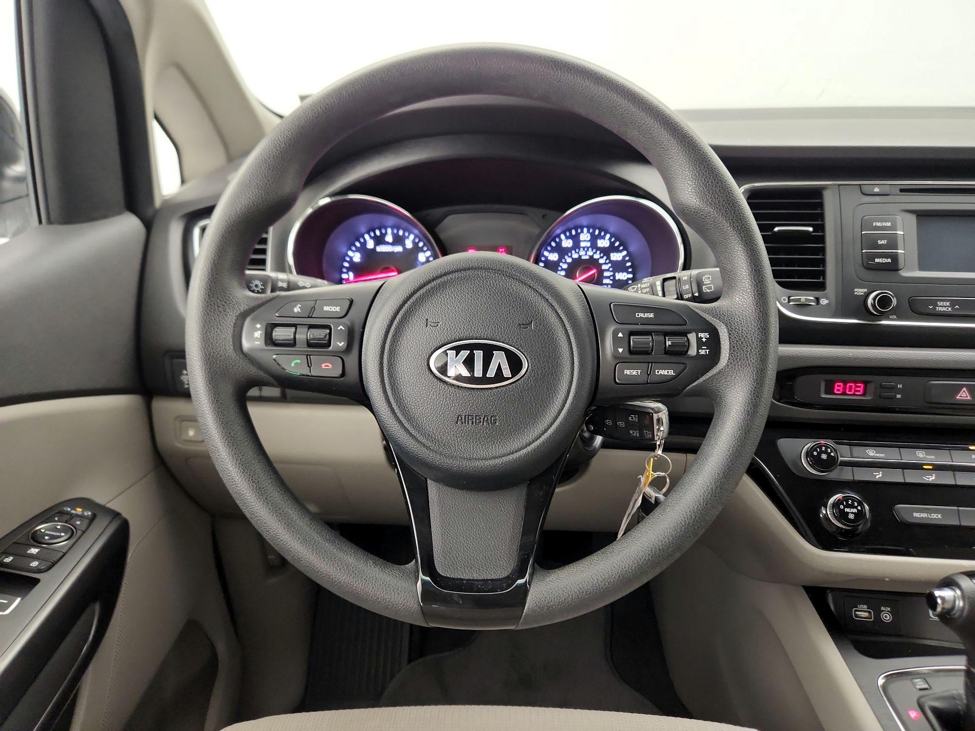 Thumbnail: 2016 Kia Sedona - 10