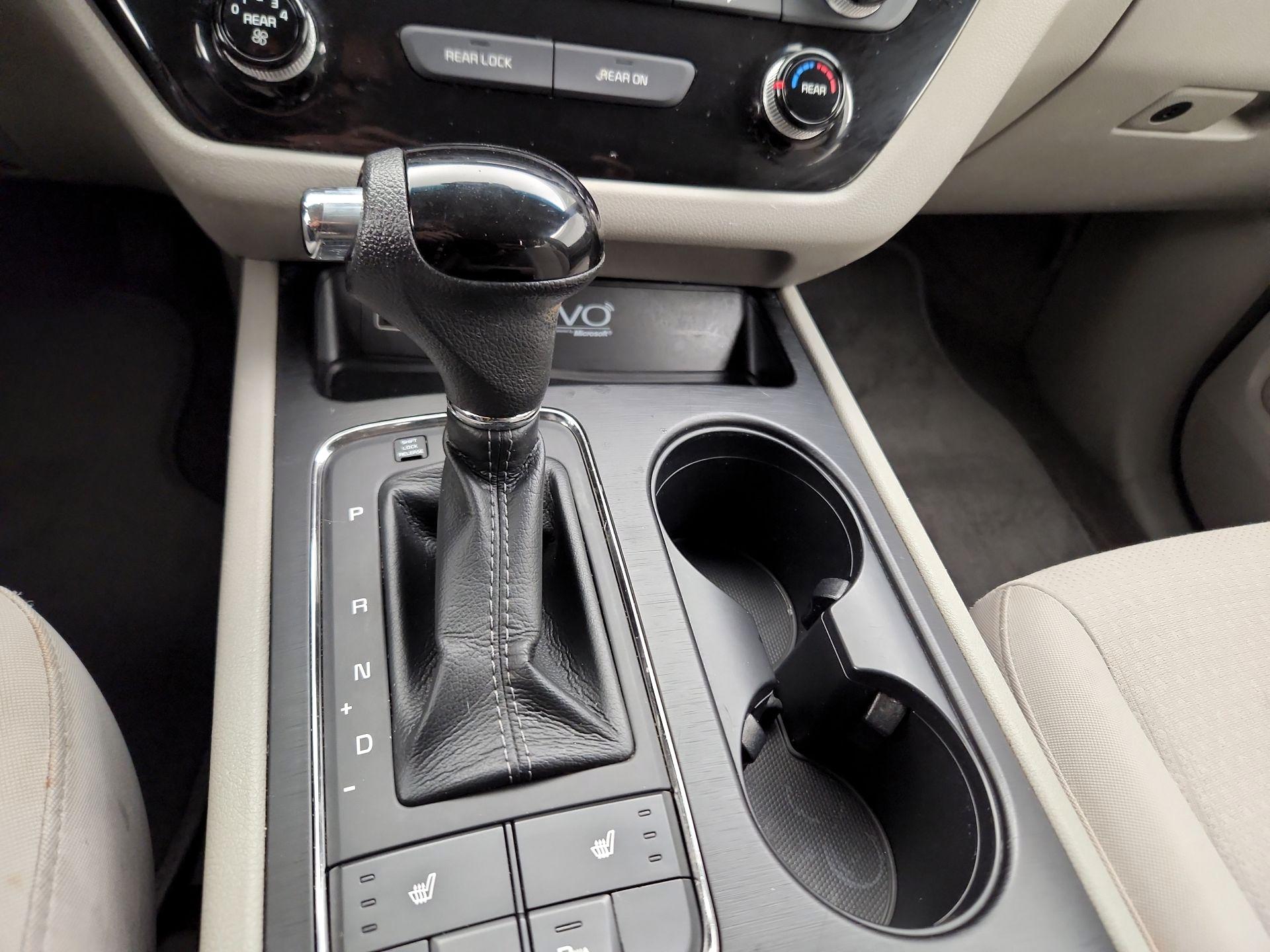 Thumbnail: 2016 Kia Sedona - 17