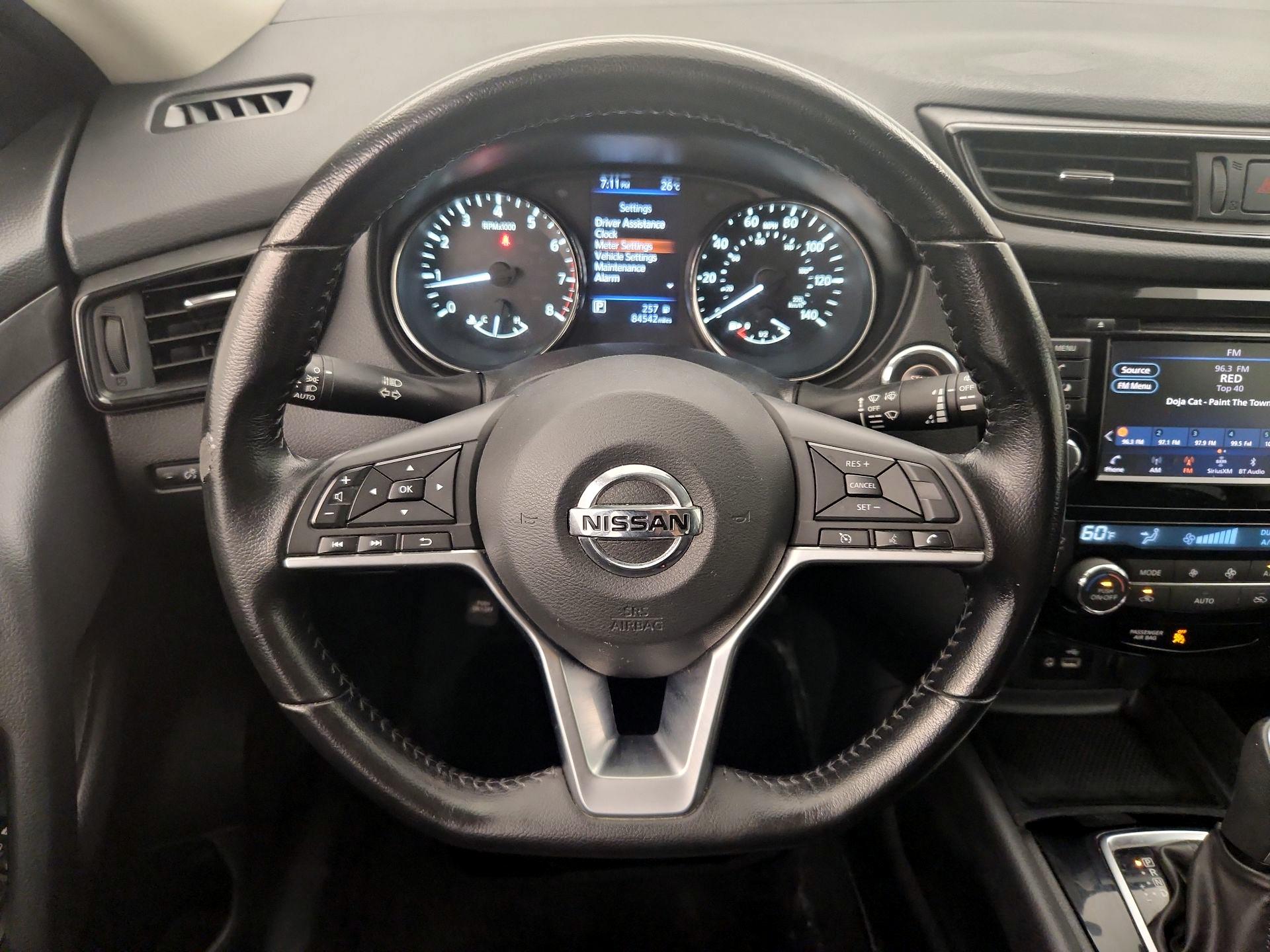 Thumbnail: 2020 Nissan Rogue - 10