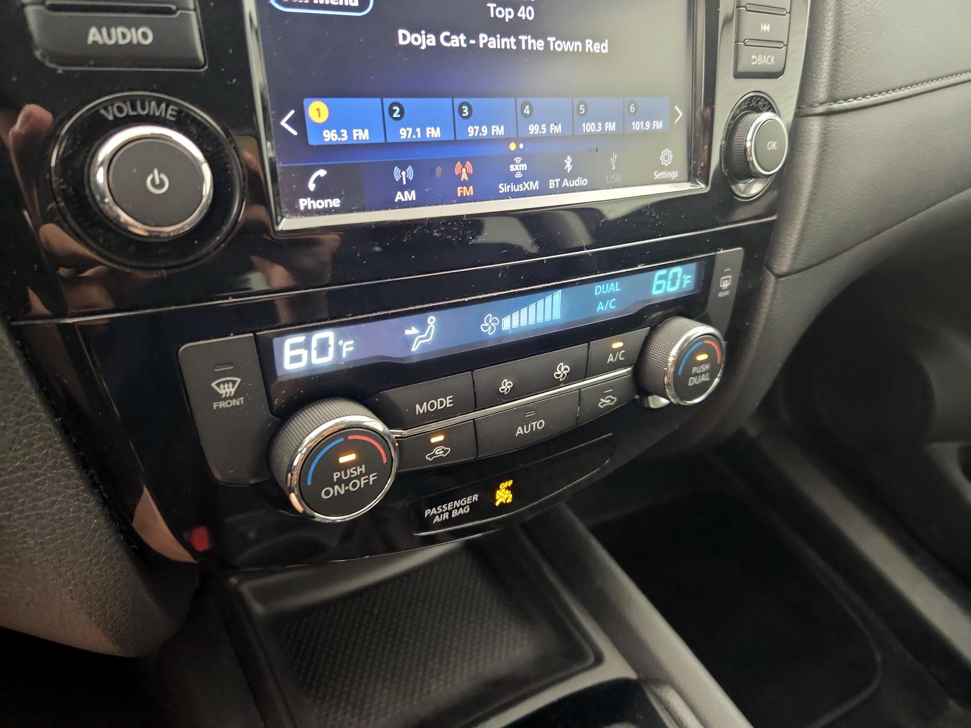 Thumbnail: 2020 Nissan Rogue - 16