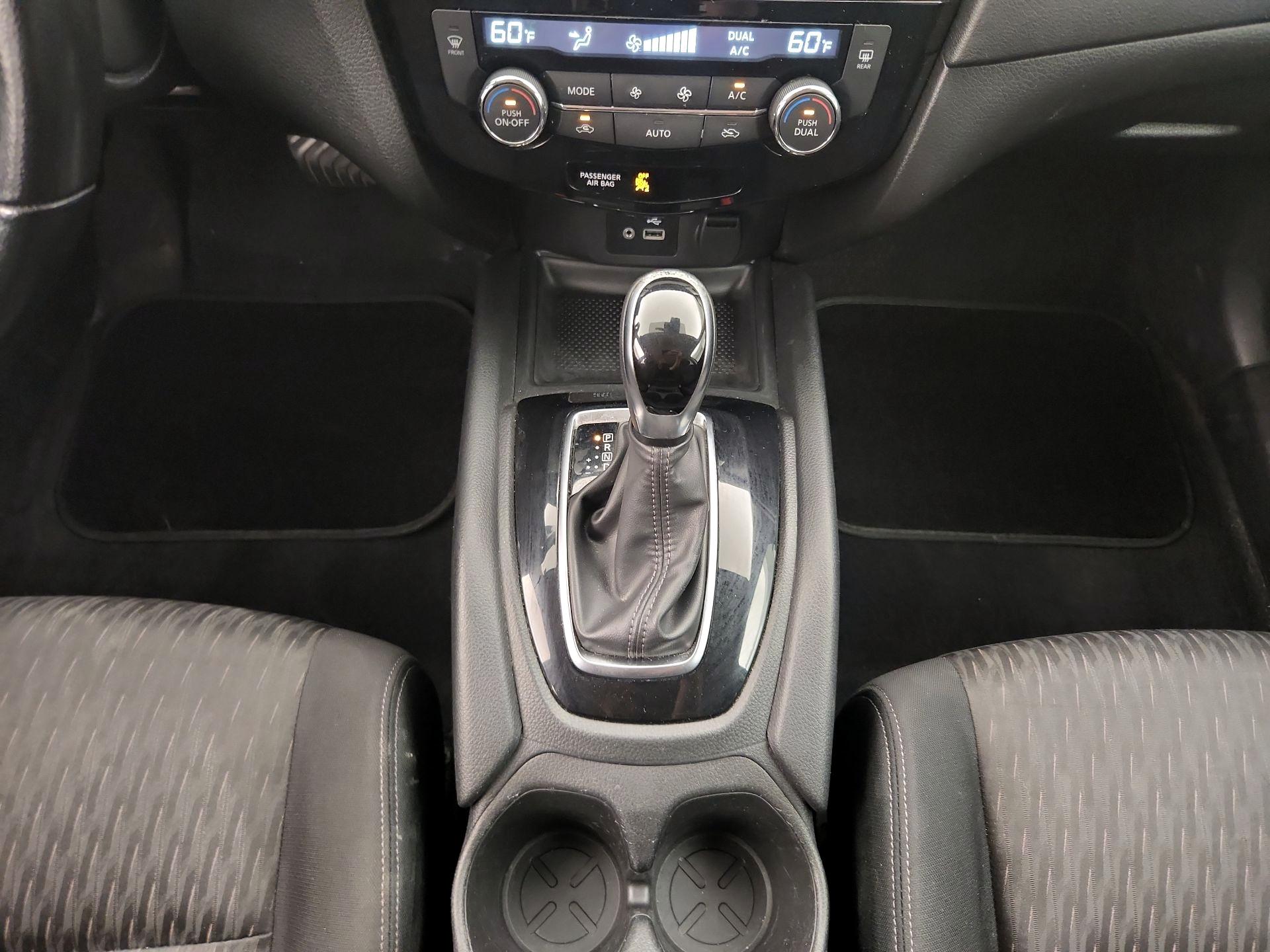 Thumbnail: 2020 Nissan Rogue - 17