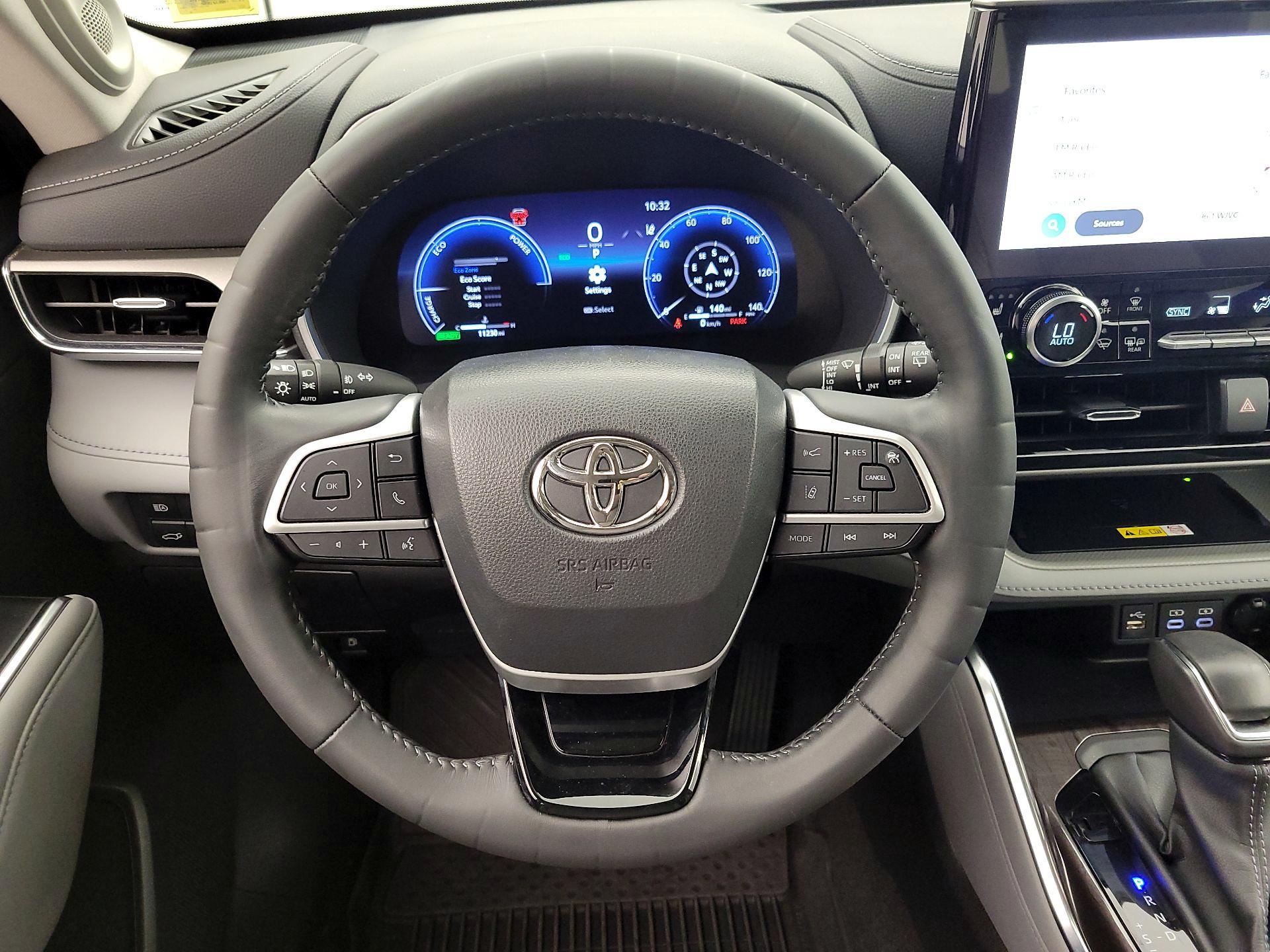 Thumbnail: 2023 Toyota Highlander - 10