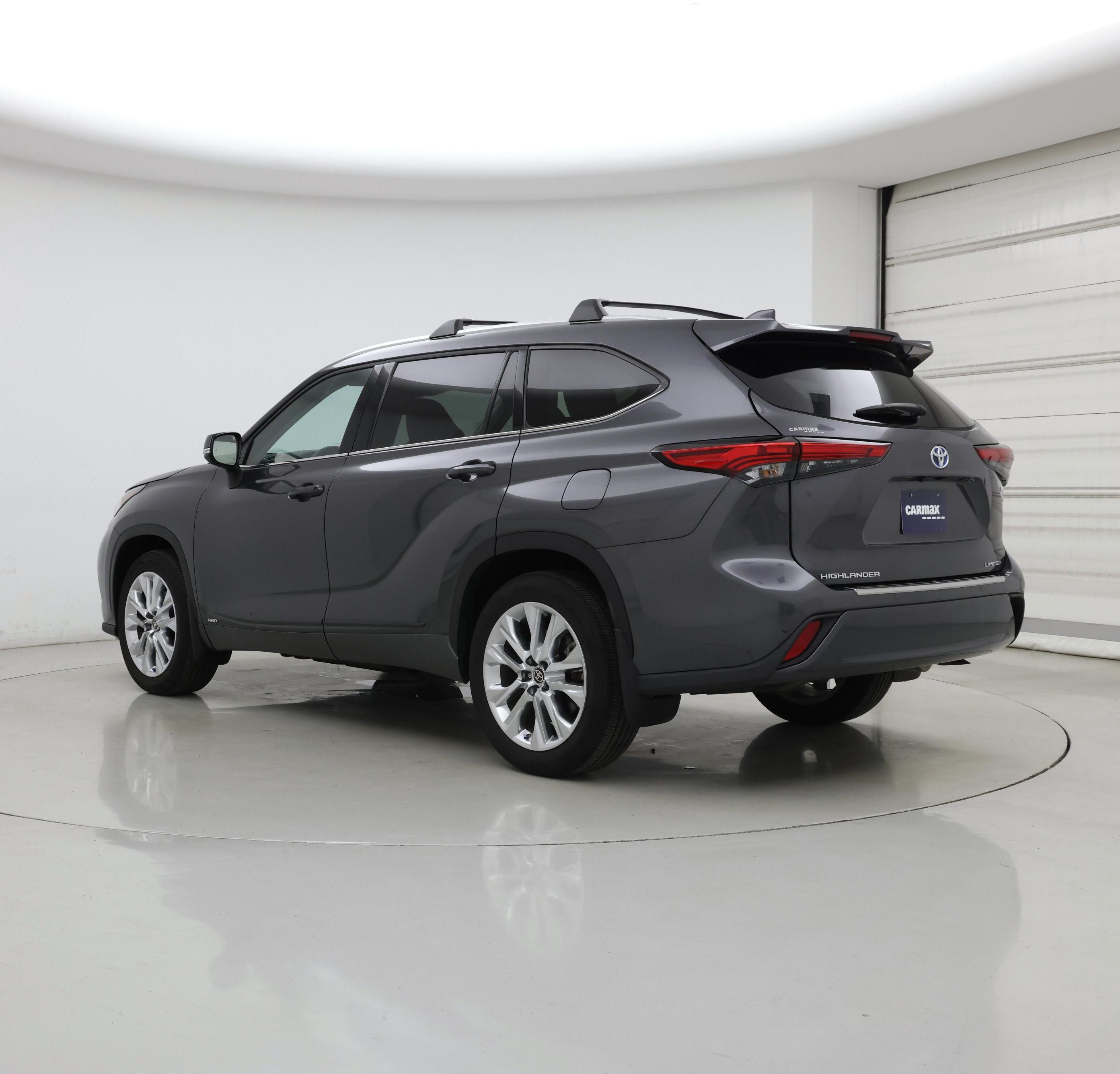 Thumbnail: 2023 Toyota Highlander - 2