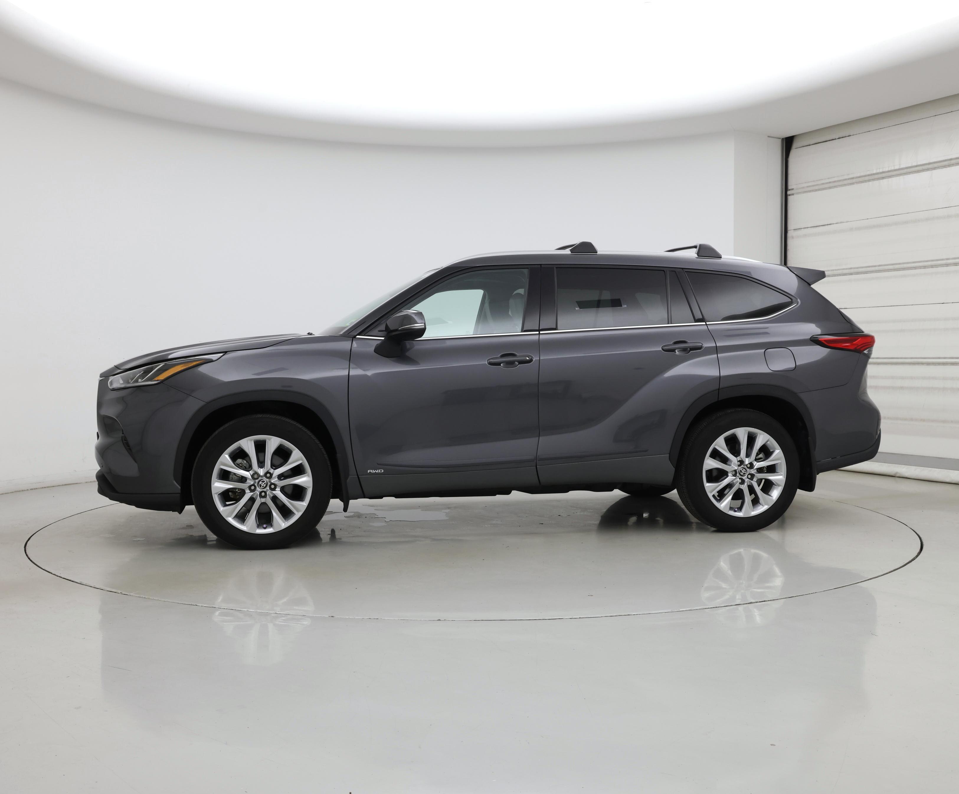 Thumbnail: 2023 Toyota Highlander - 3