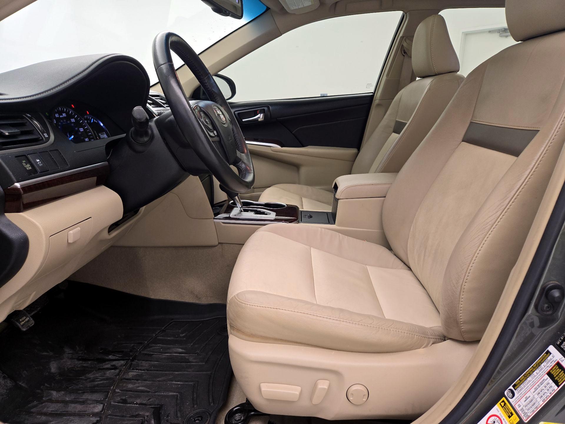 Thumbnail: 2014 Toyota Camry - 11
