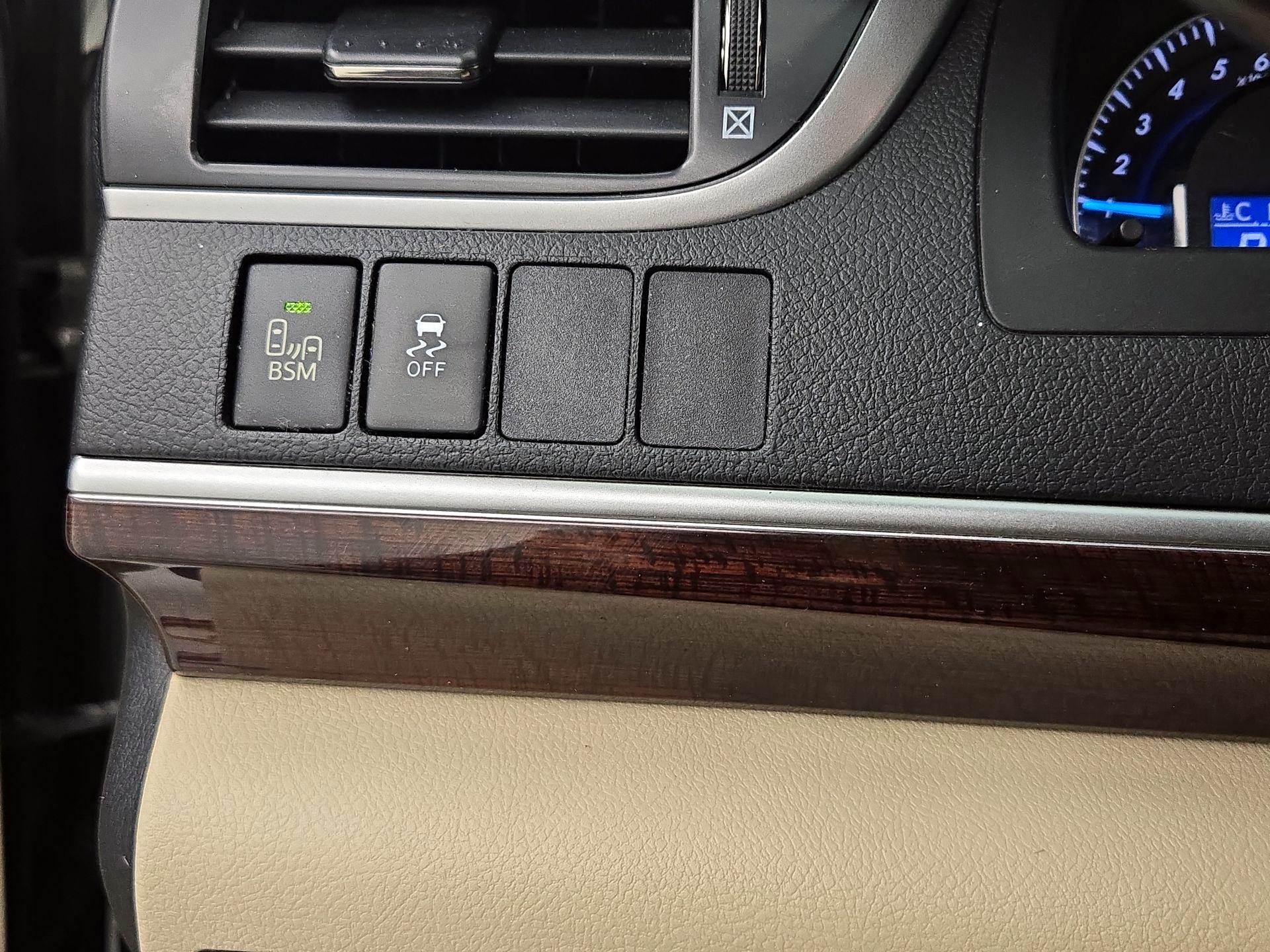 Thumbnail: 2014 Toyota Camry - 13