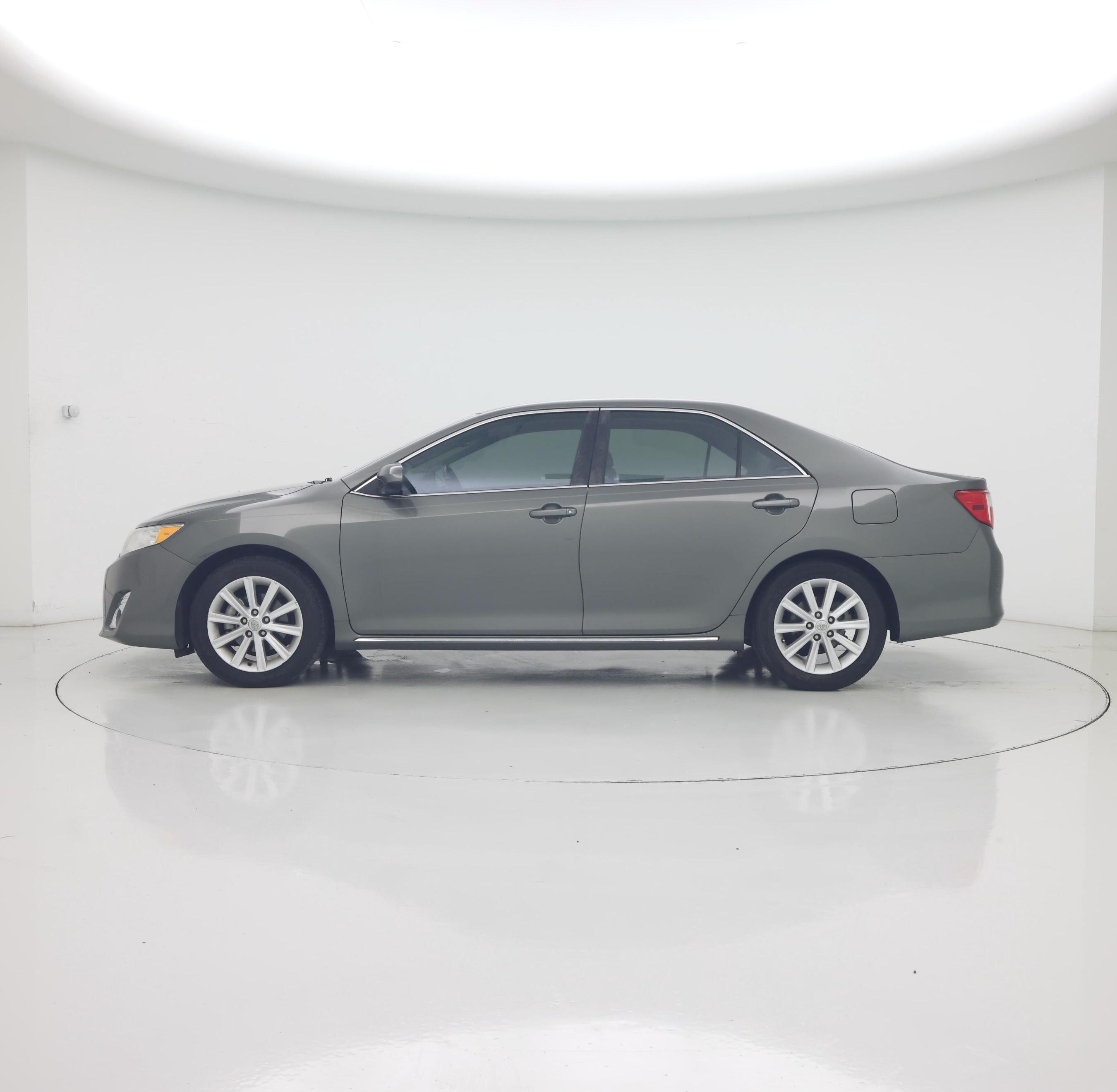 Thumbnail: 2014 Toyota Camry - 3