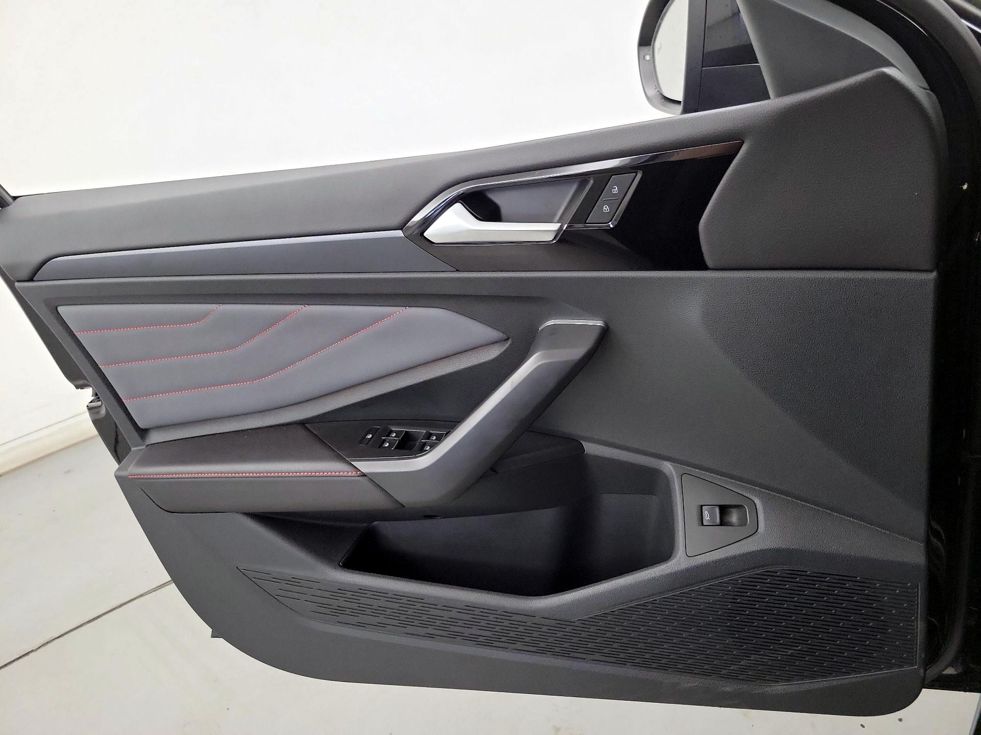 Thumbnail: 2025 Volkswagen Jetta - 12