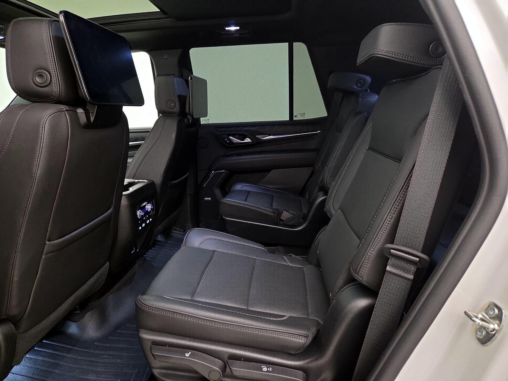 Thumbnail: 2023 GMC Yukon - 19