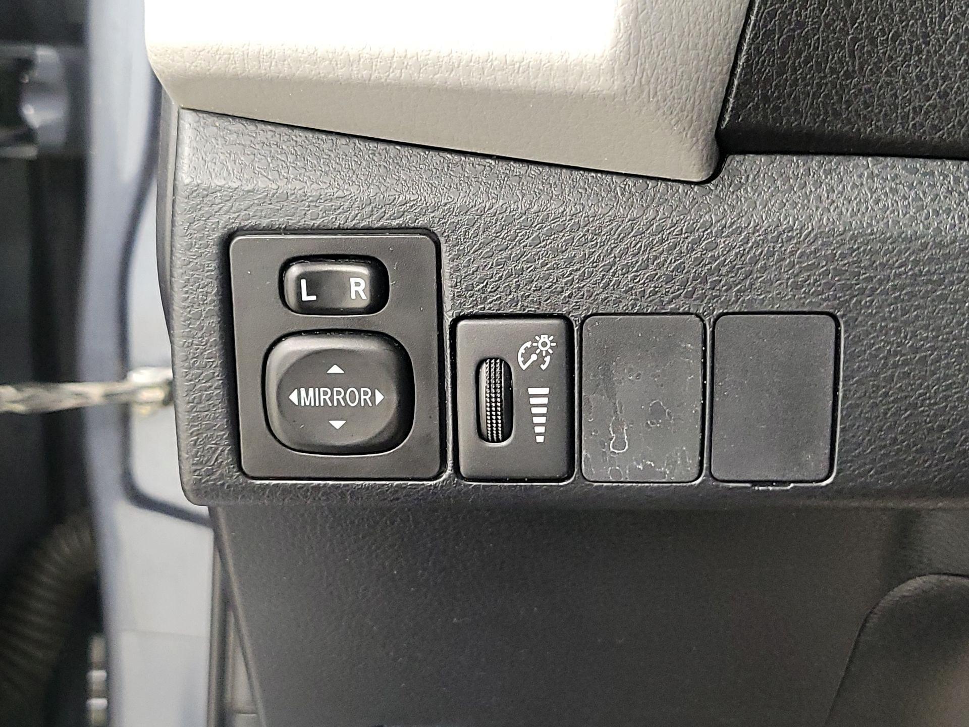Thumbnail: 2014 Toyota Corolla - 13