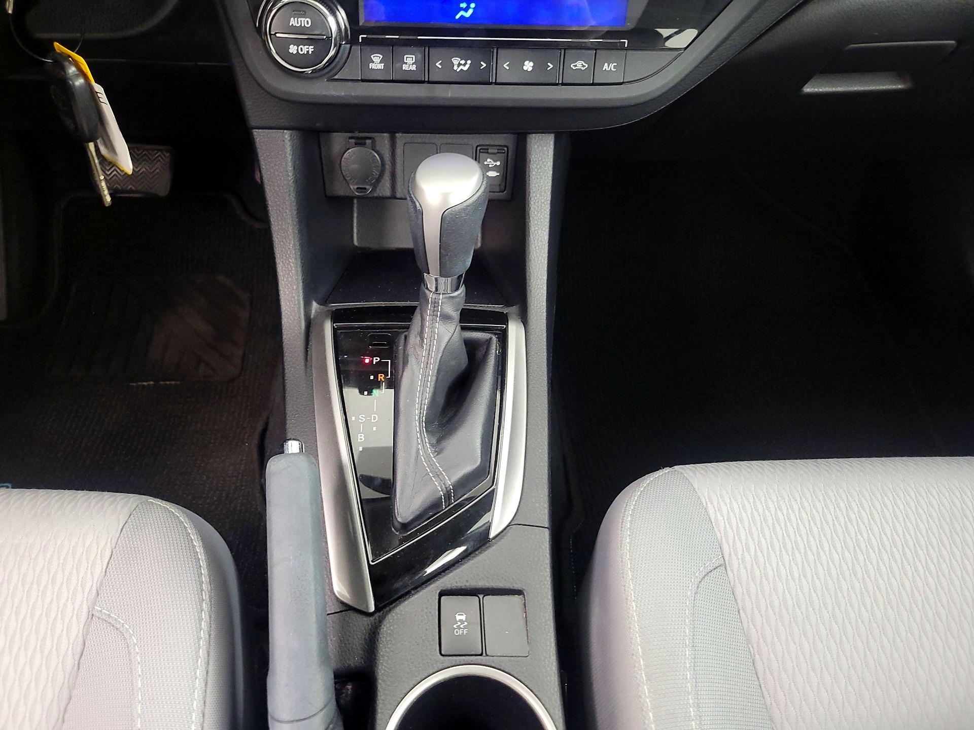 Thumbnail: 2014 Toyota Corolla - 17