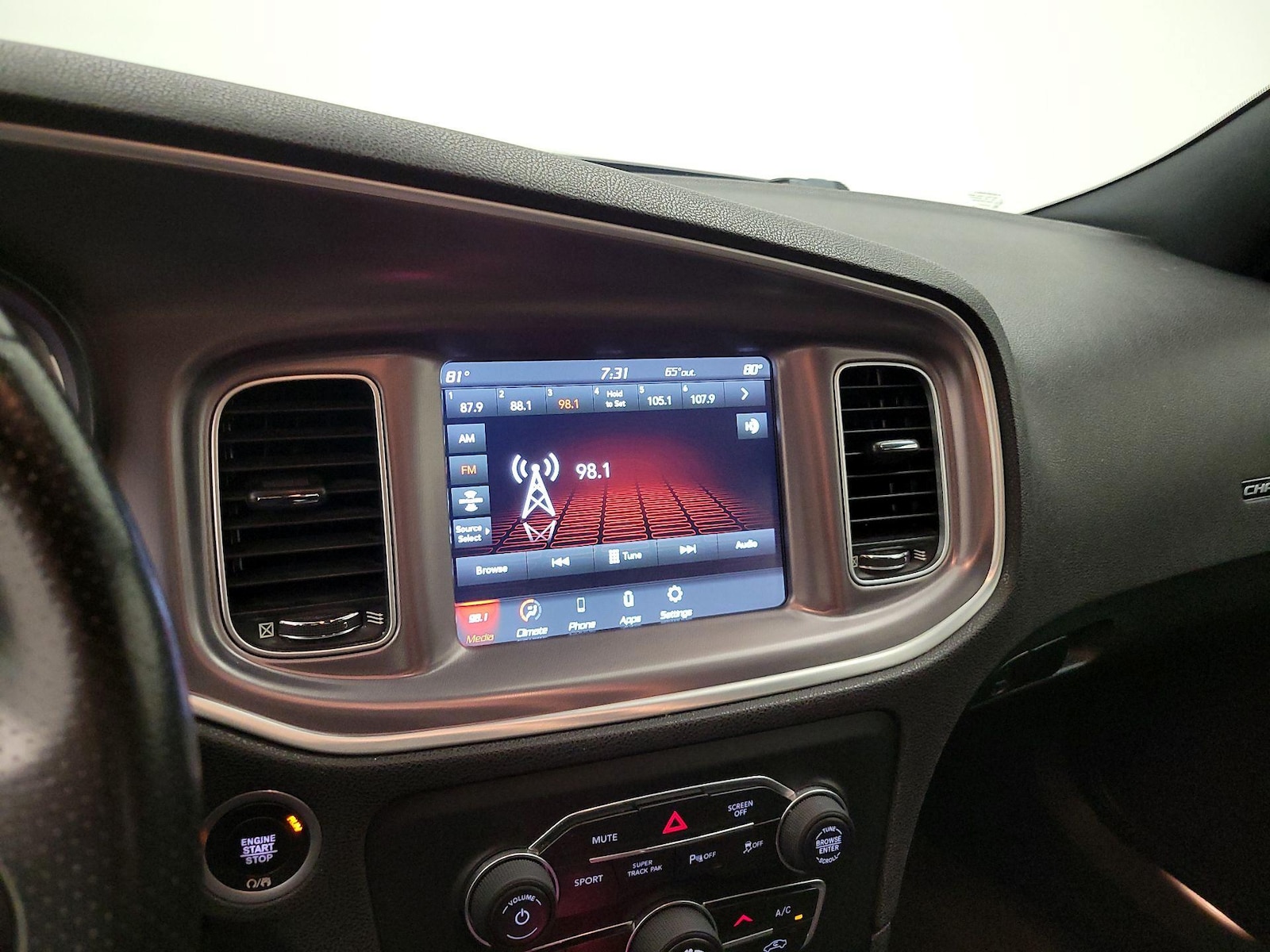 2020 Dodge Charger GT - Photo 16
