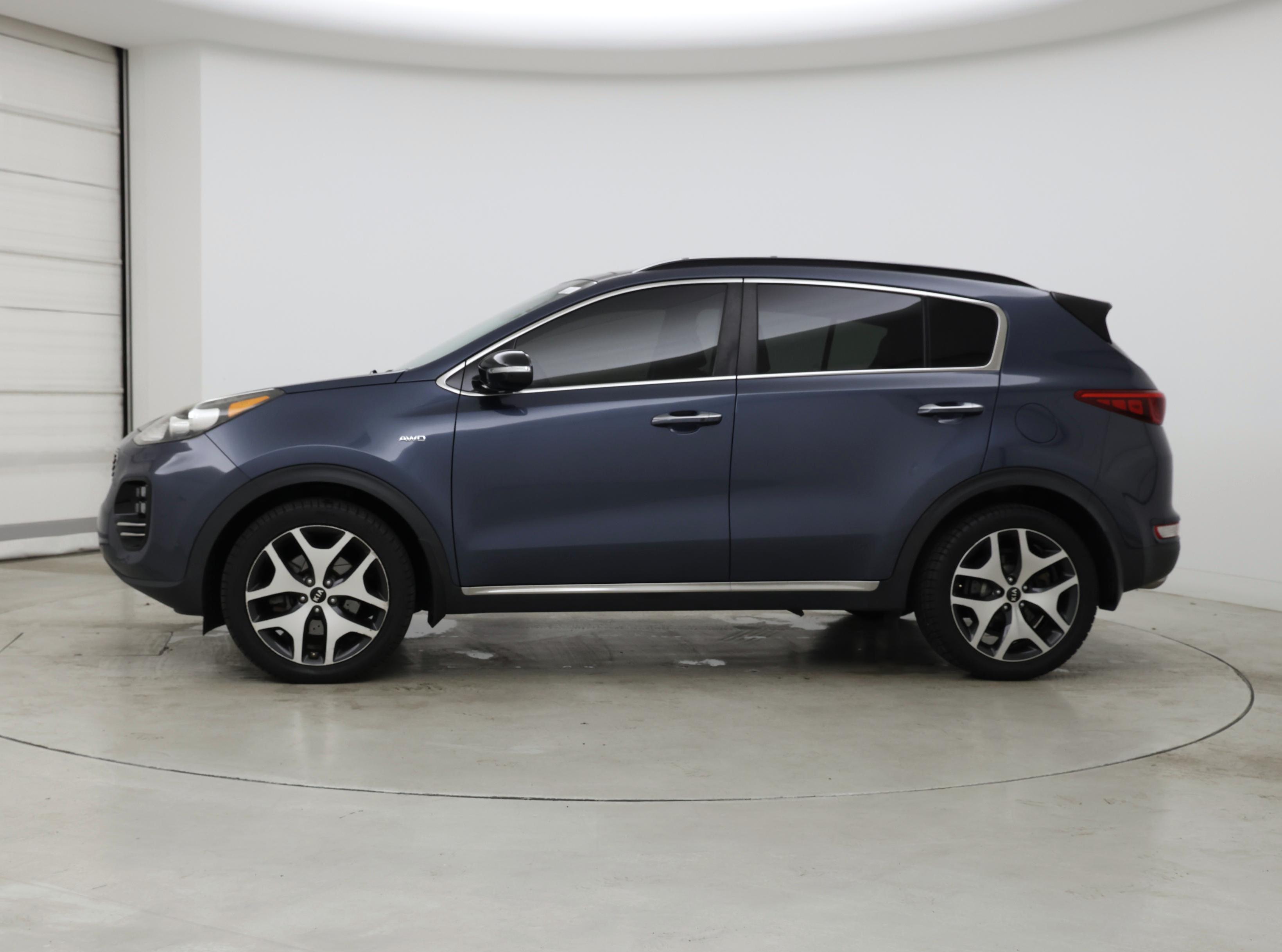 Thumbnail: 2018 Kia Sportage - 3