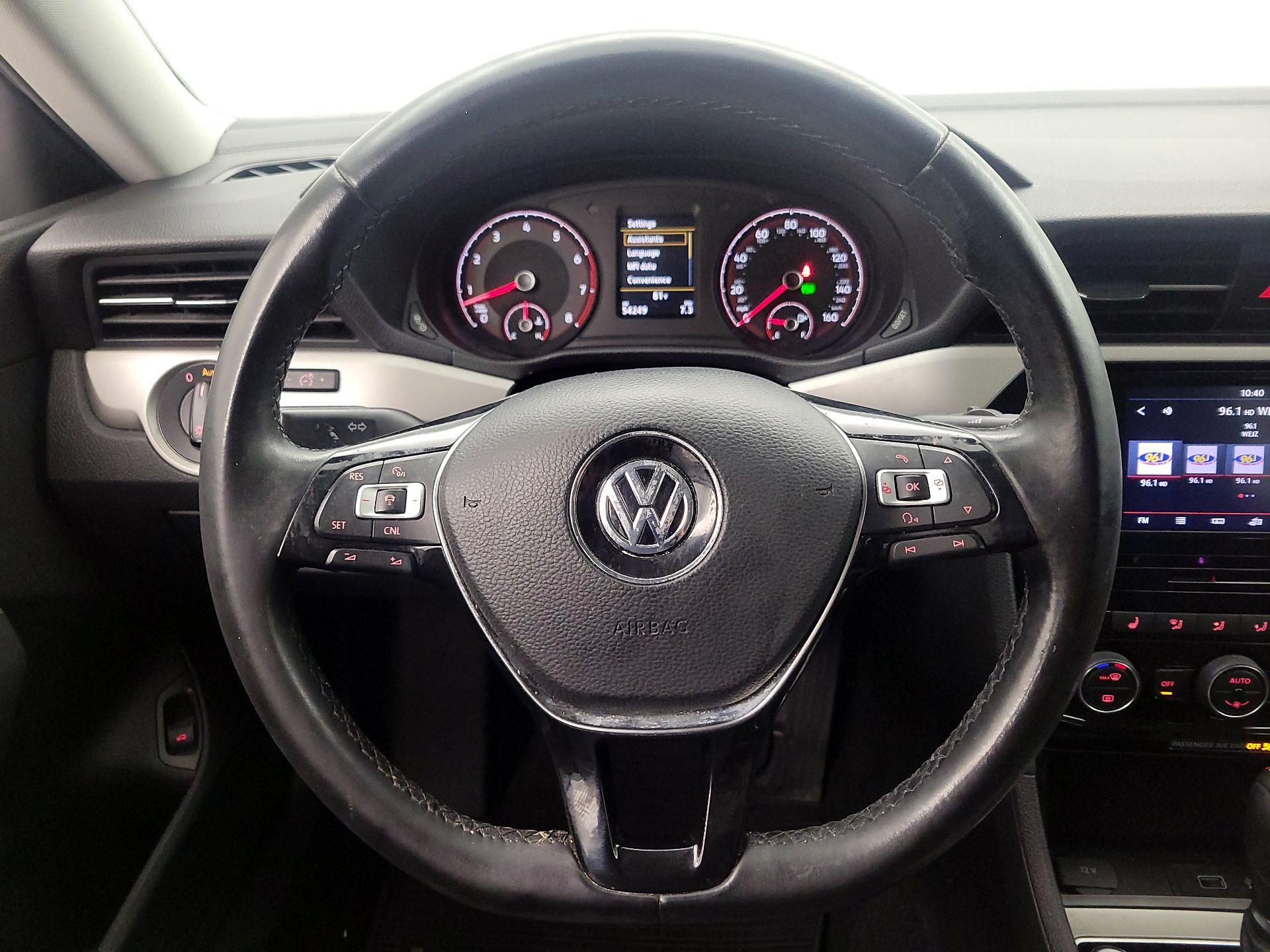 Thumbnail: 2020 Volkswagen Passat - 10