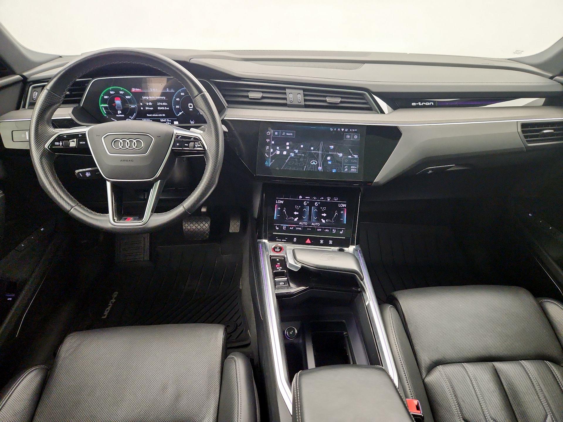 Thumbnail: 2023 Audi e-tron S - 9