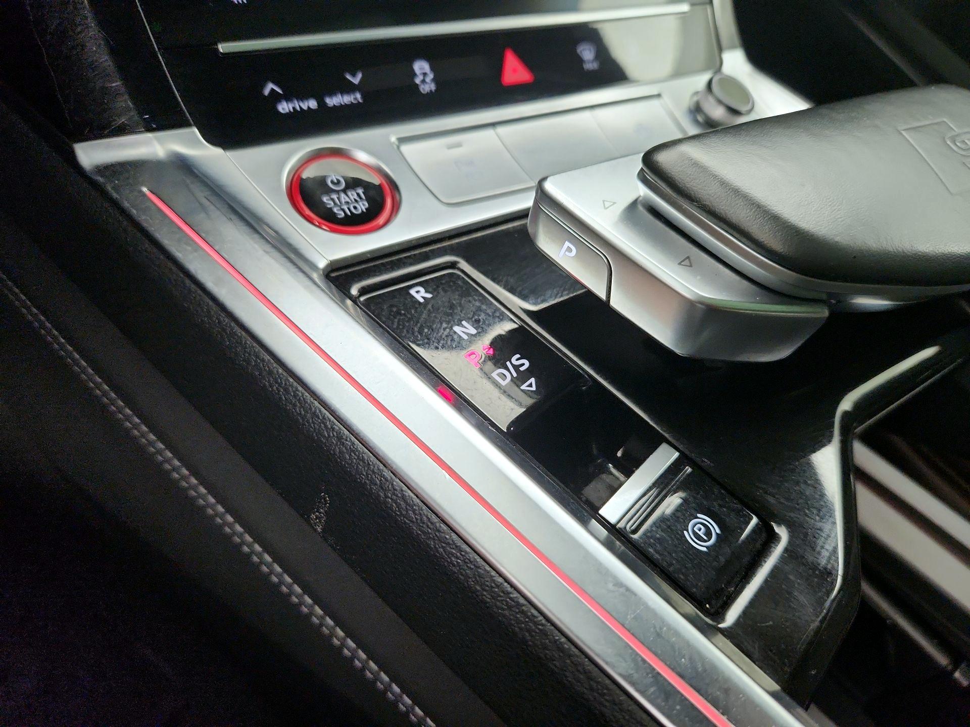 Thumbnail: 2023 Audi e-tron S - 17