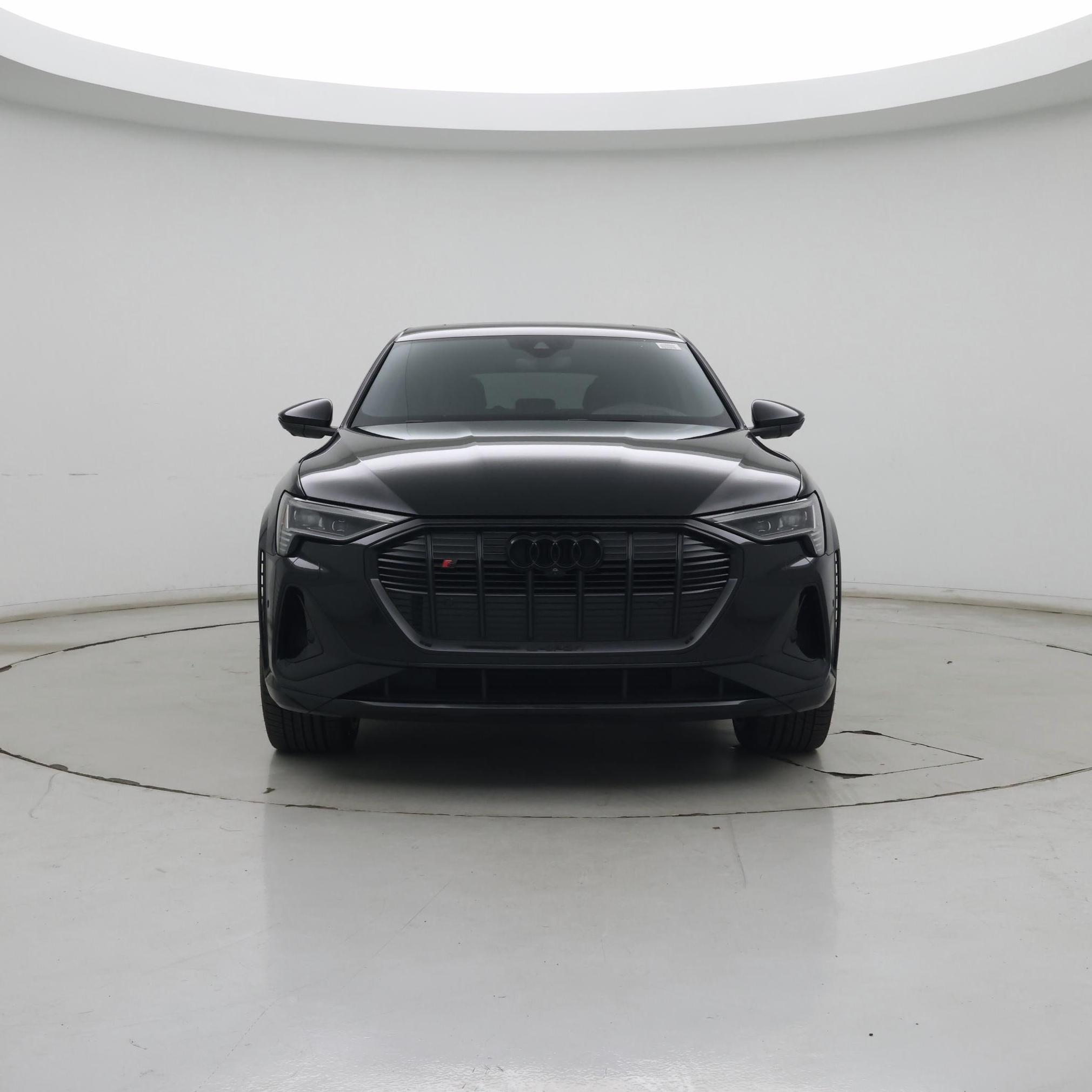 Thumbnail: 2023 Audi e-tron S - 5